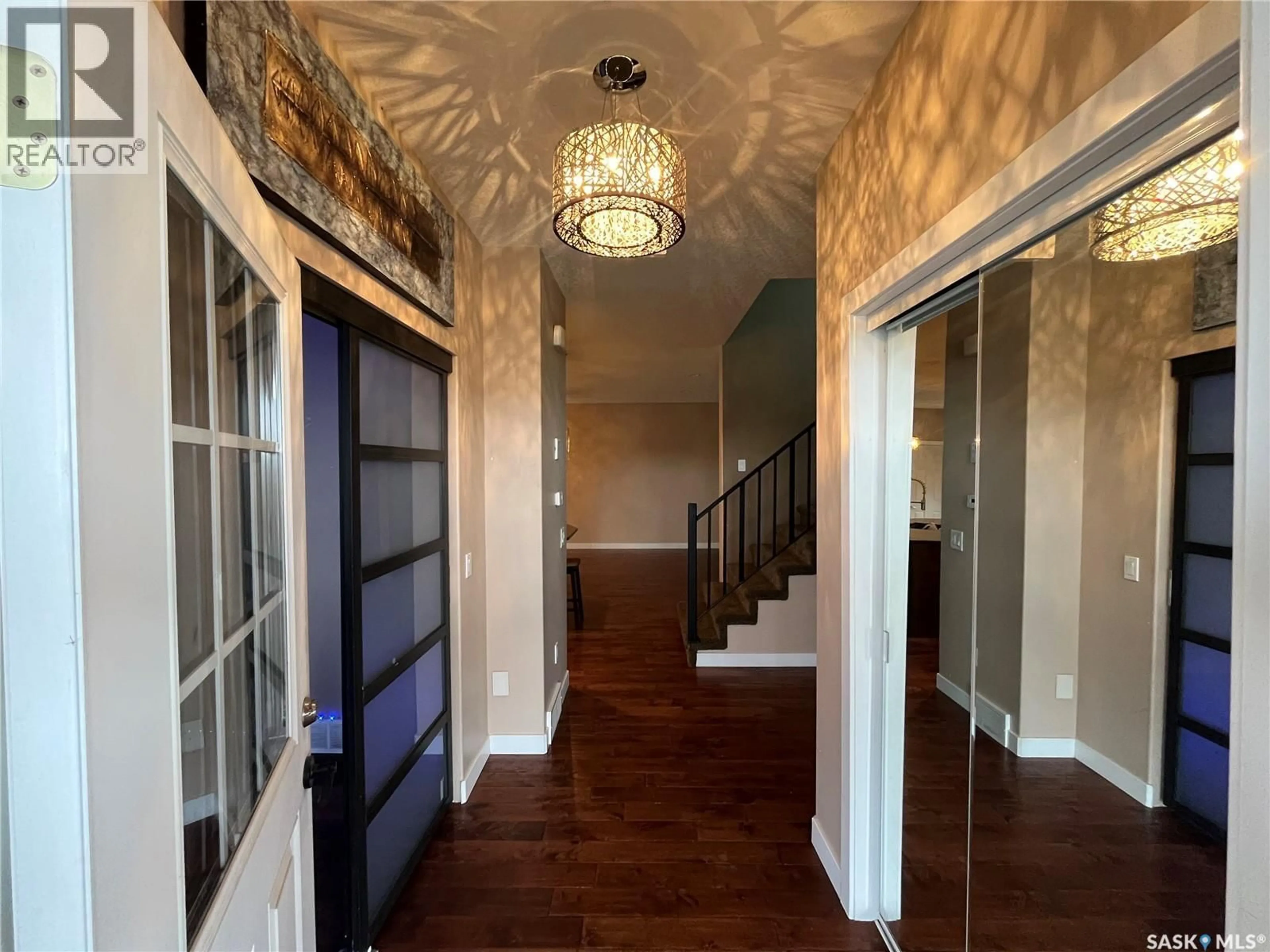 Indoor entryway for 6400 DEWDNEY AVENUE, Regina Saskatchewan S4T1E4