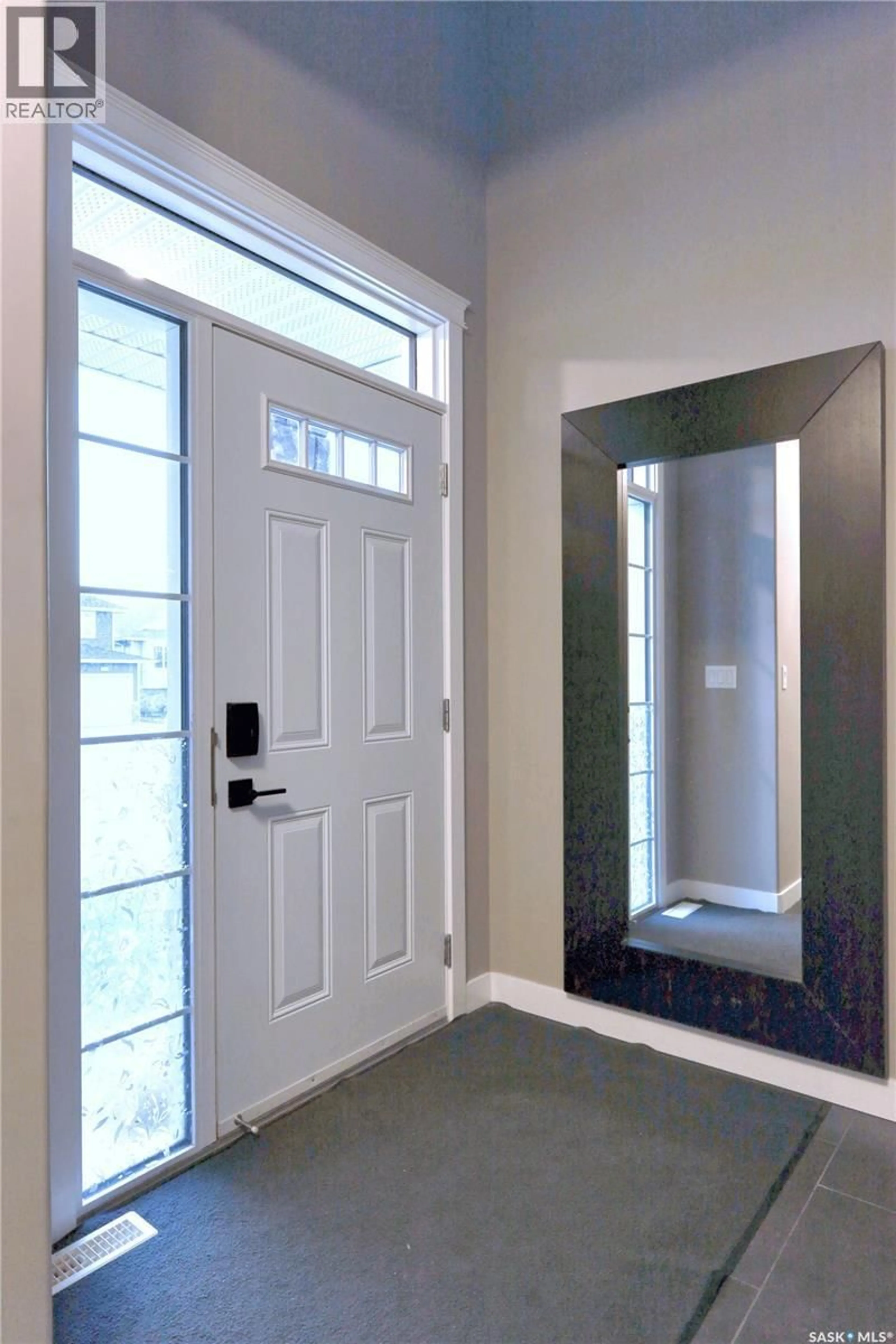 Indoor entryway for 946 PRINGLE COVE, Saskatoon Saskatchewan S7T0V6