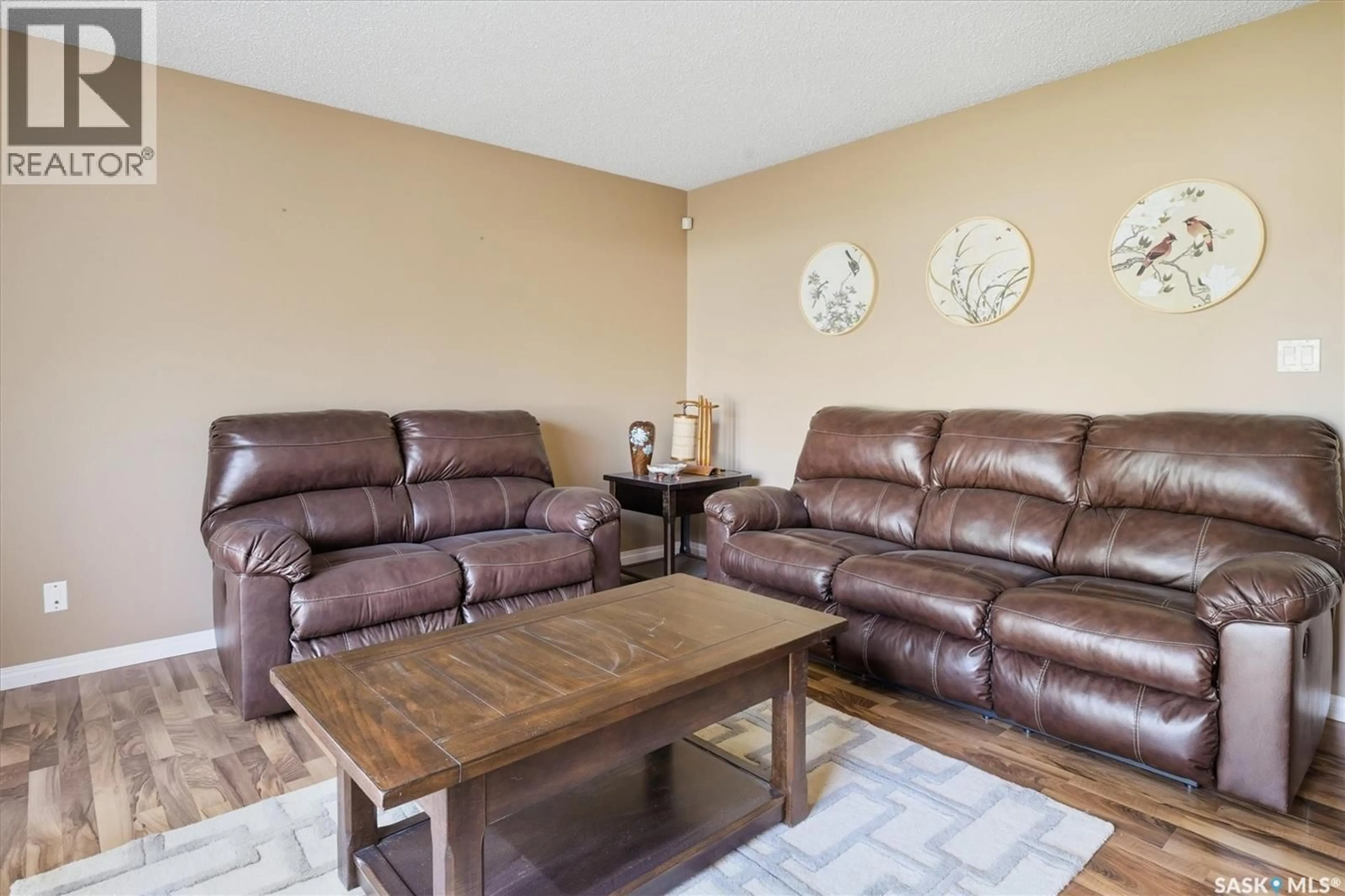Living room with furniture, unknown for 314 KONIHOWSKI ROAD, Saskatoon Saskatchewan S7S1A8