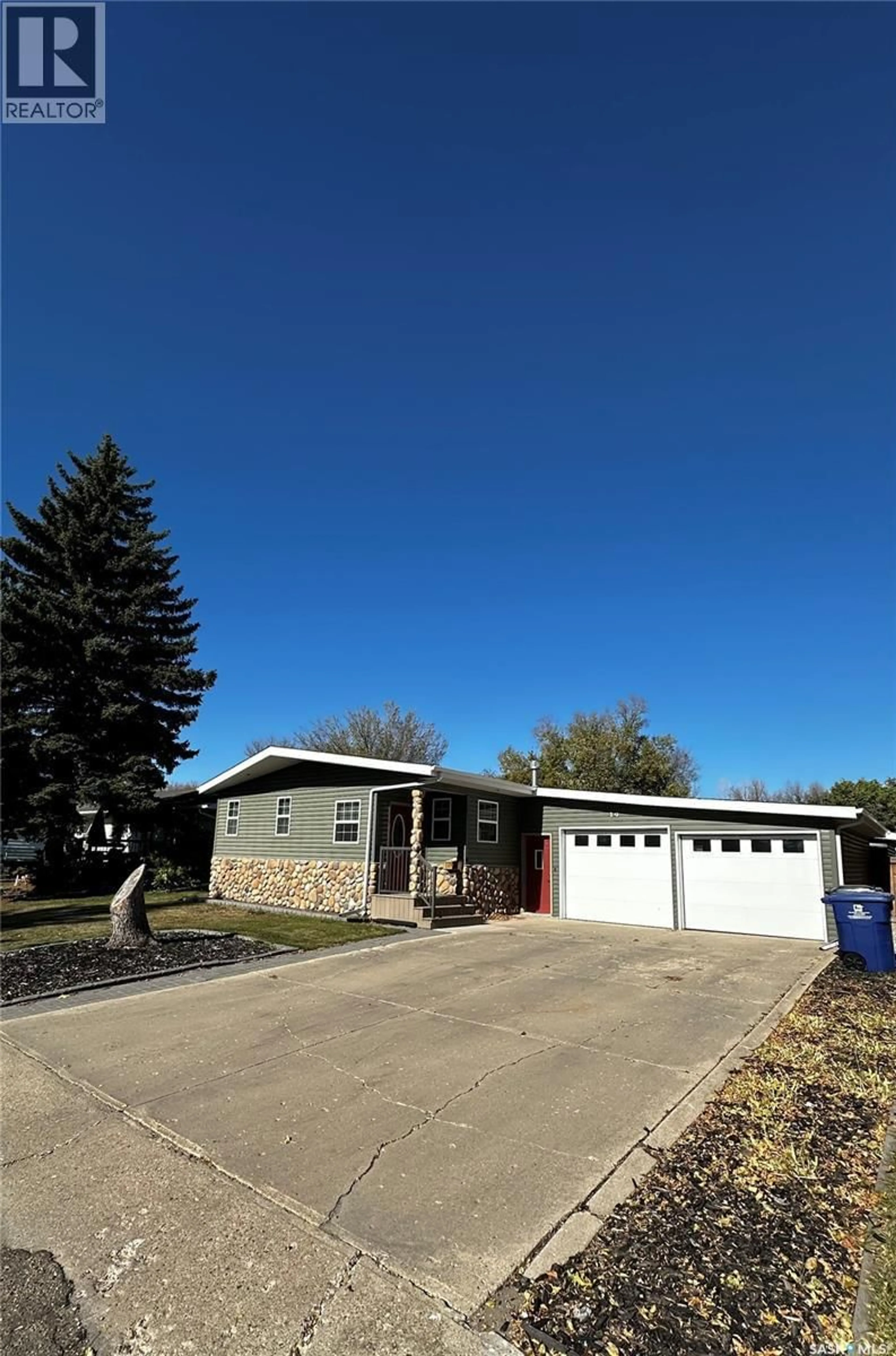 Unknown for 19 MCKINNON BAY, Weyburn Saskatchewan S4H1L8
