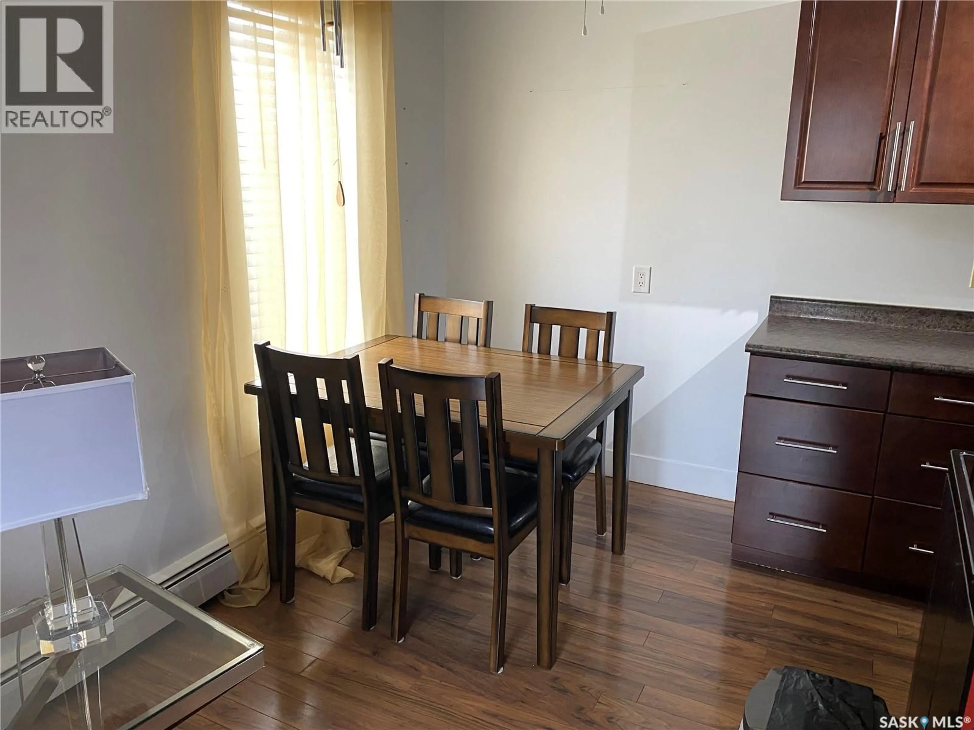 Dining room, wood/laminate floor for 19 274 PINEHOUSE DRIVE, Saskatoon Saskatchewan S7K4W9