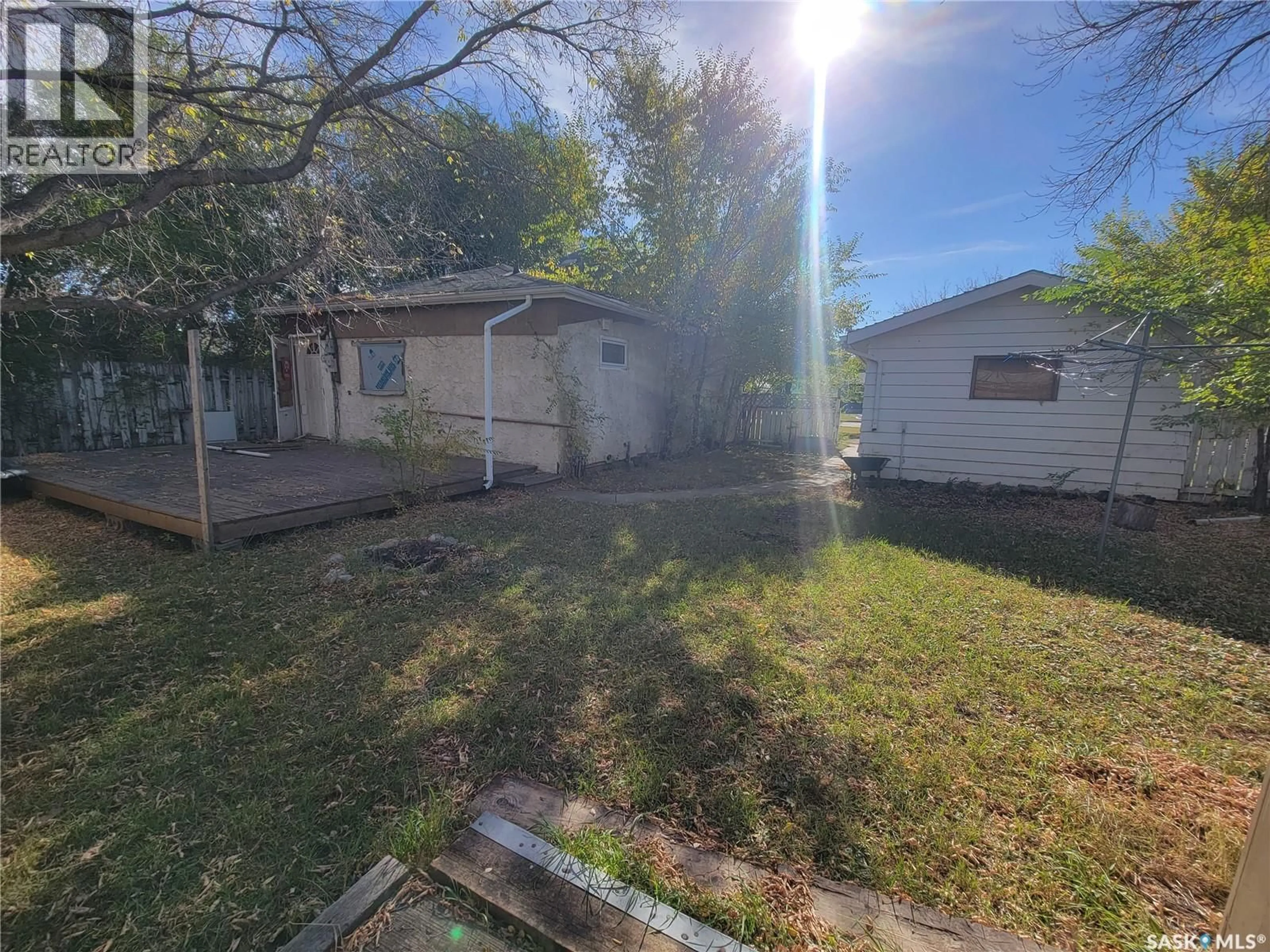 A pic from outside/outdoor area/front of a property/back of a property/a pic from drone, street for 242 27TH STREET, Battleford Saskatchewan S0M0E0