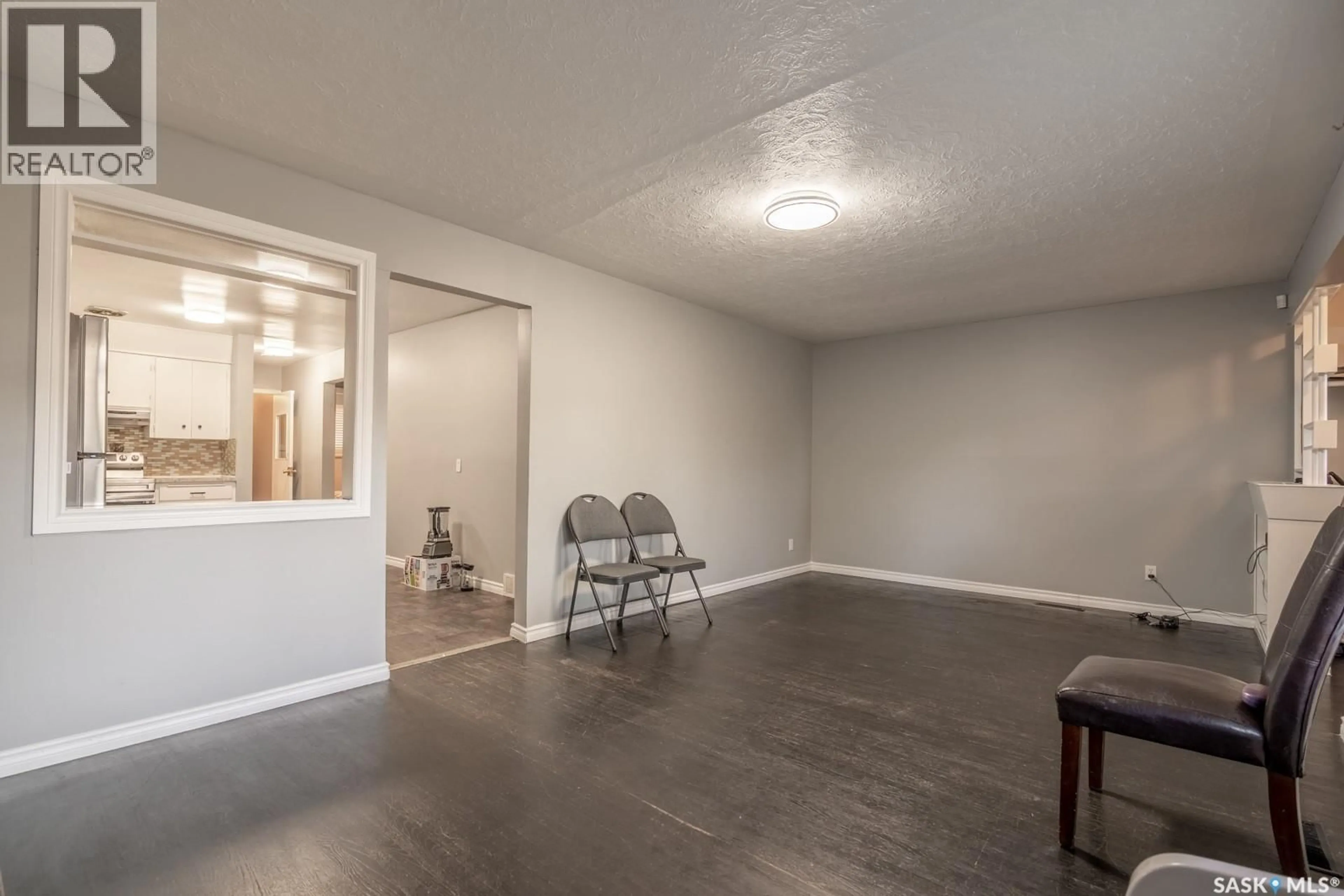 A pic of a room for 1321 VICTORIA AVENUE, Regina Saskatchewan S4P0P2