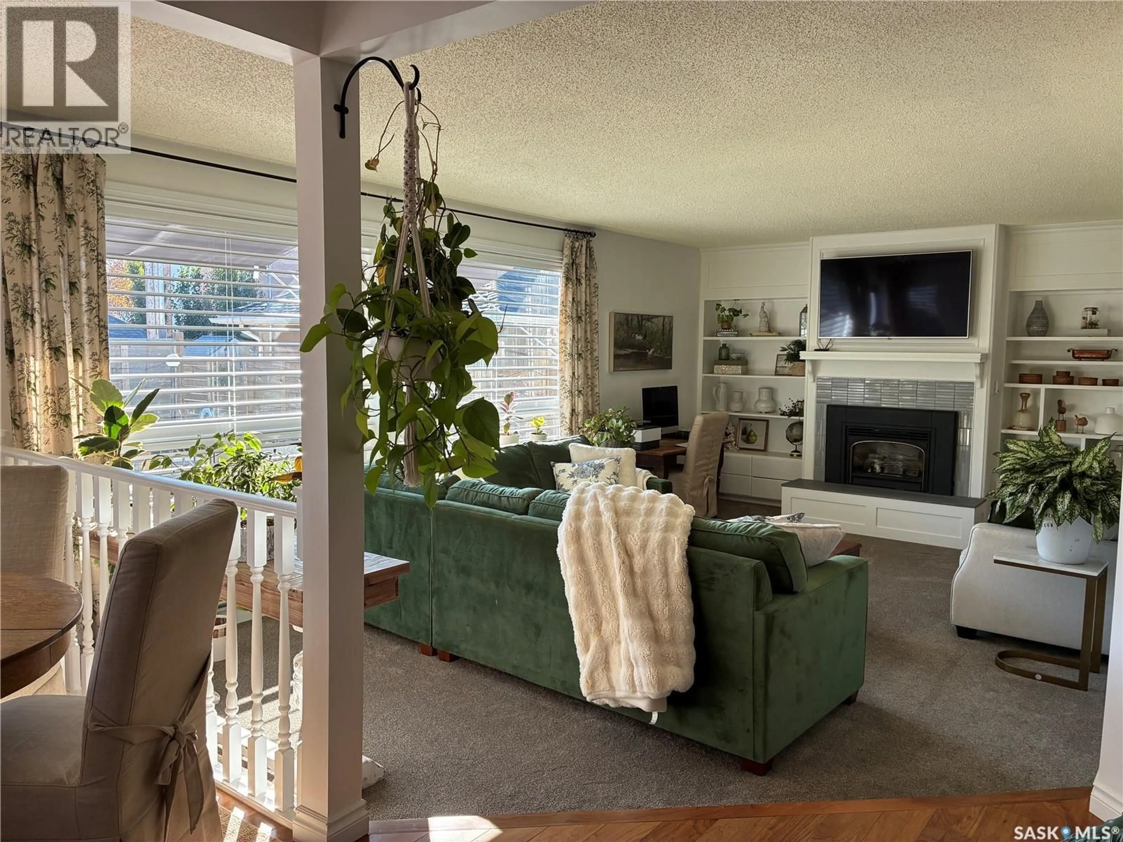 Living room with furniture, unknown for 310 WILLOW STREET, Saskatoon Saskatchewan S7J0C6