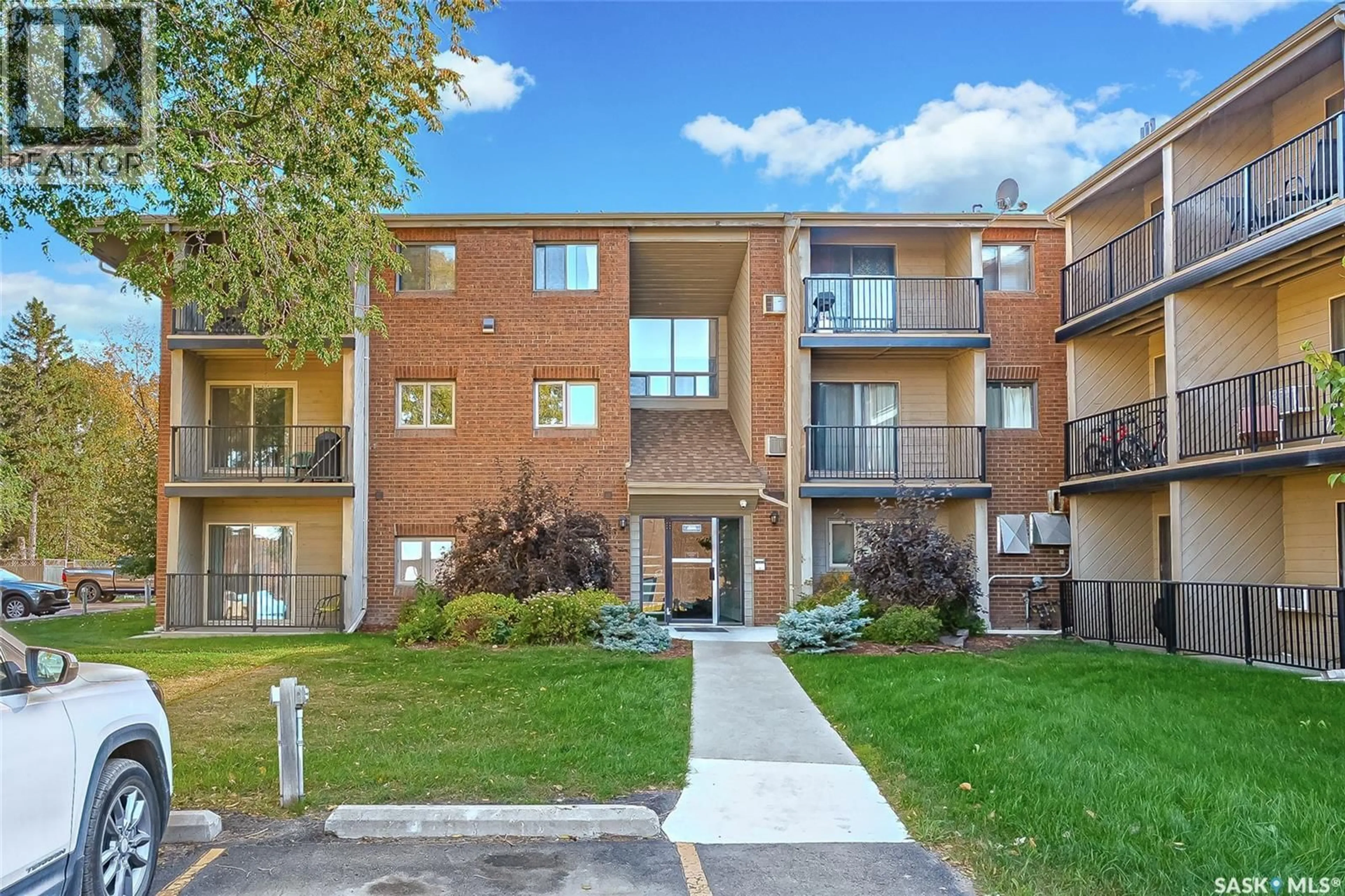 Patio, unknown for 4219 - 41 DEGEER STREET, Saskatoon Saskatchewan S7H4N6