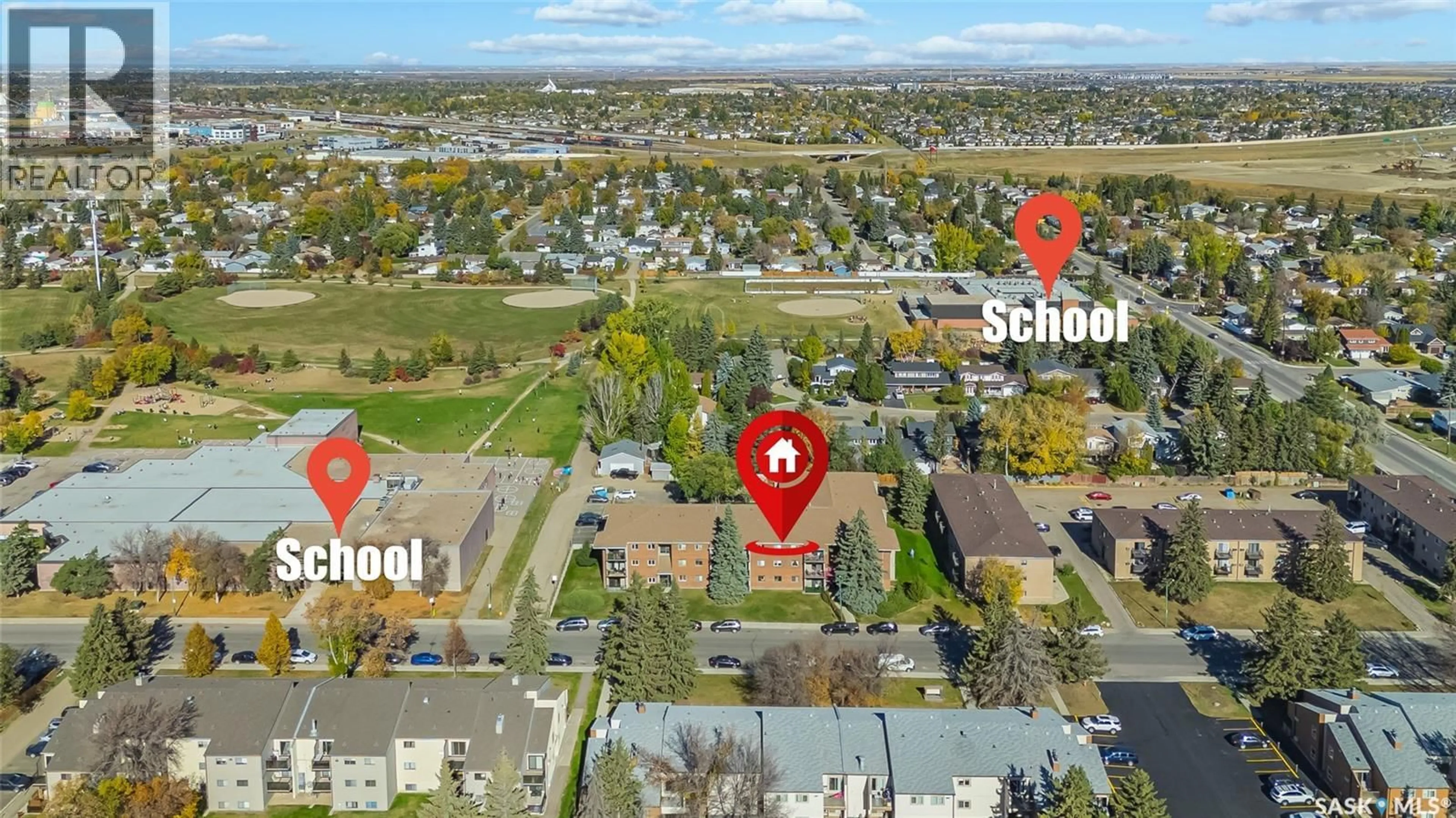 A pic from outside/outdoor area/front of a property/back of a property/a pic from drone, street for 4219 - 41 DEGEER STREET, Saskatoon Saskatchewan S7H4N6