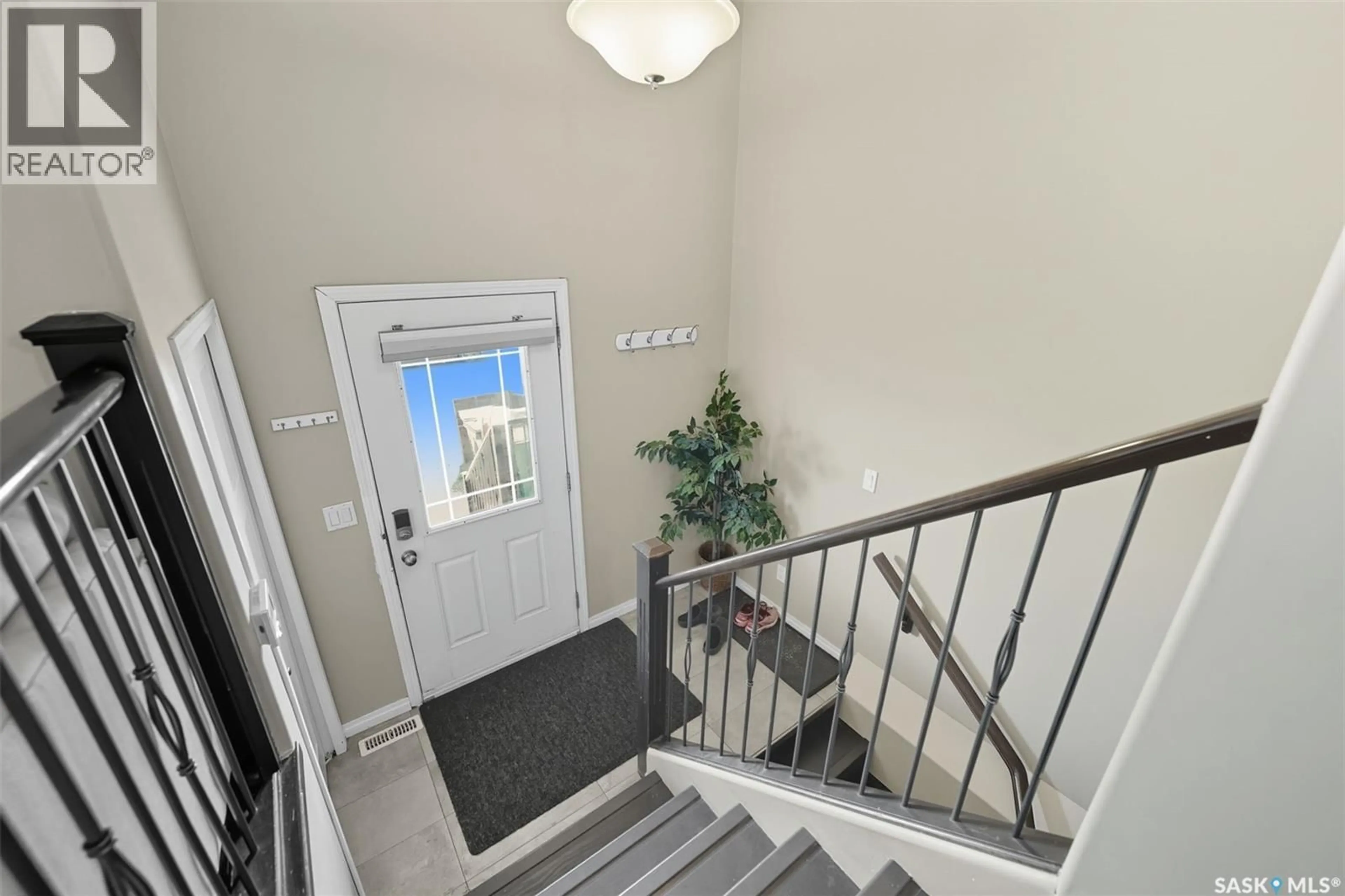 Indoor entryway for 130 WYANT LANE, Saskatoon Saskatchewan S7W0N8