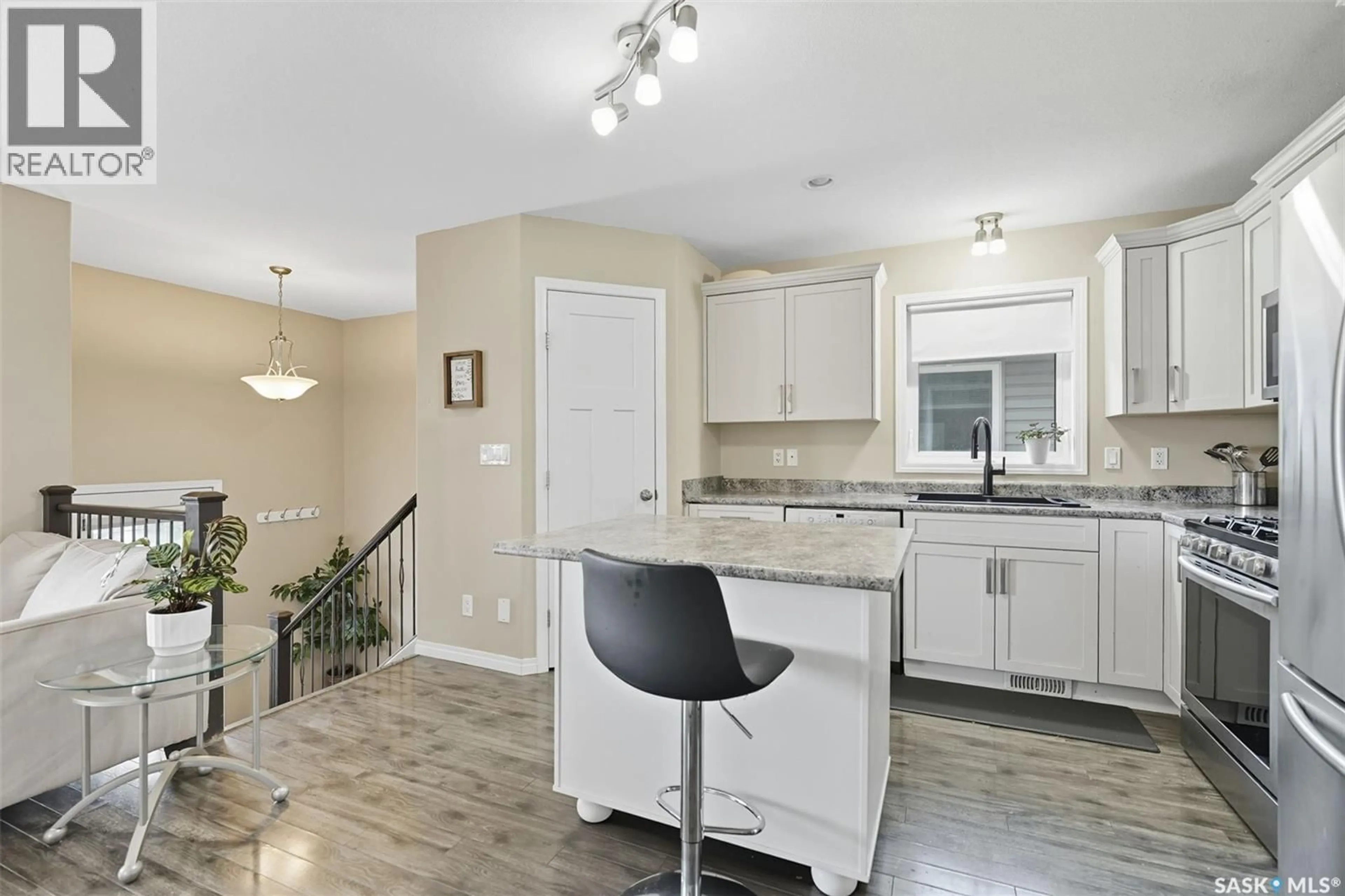 Open concept kitchen, unknown for 130 WYANT LANE, Saskatoon Saskatchewan S7W0N8