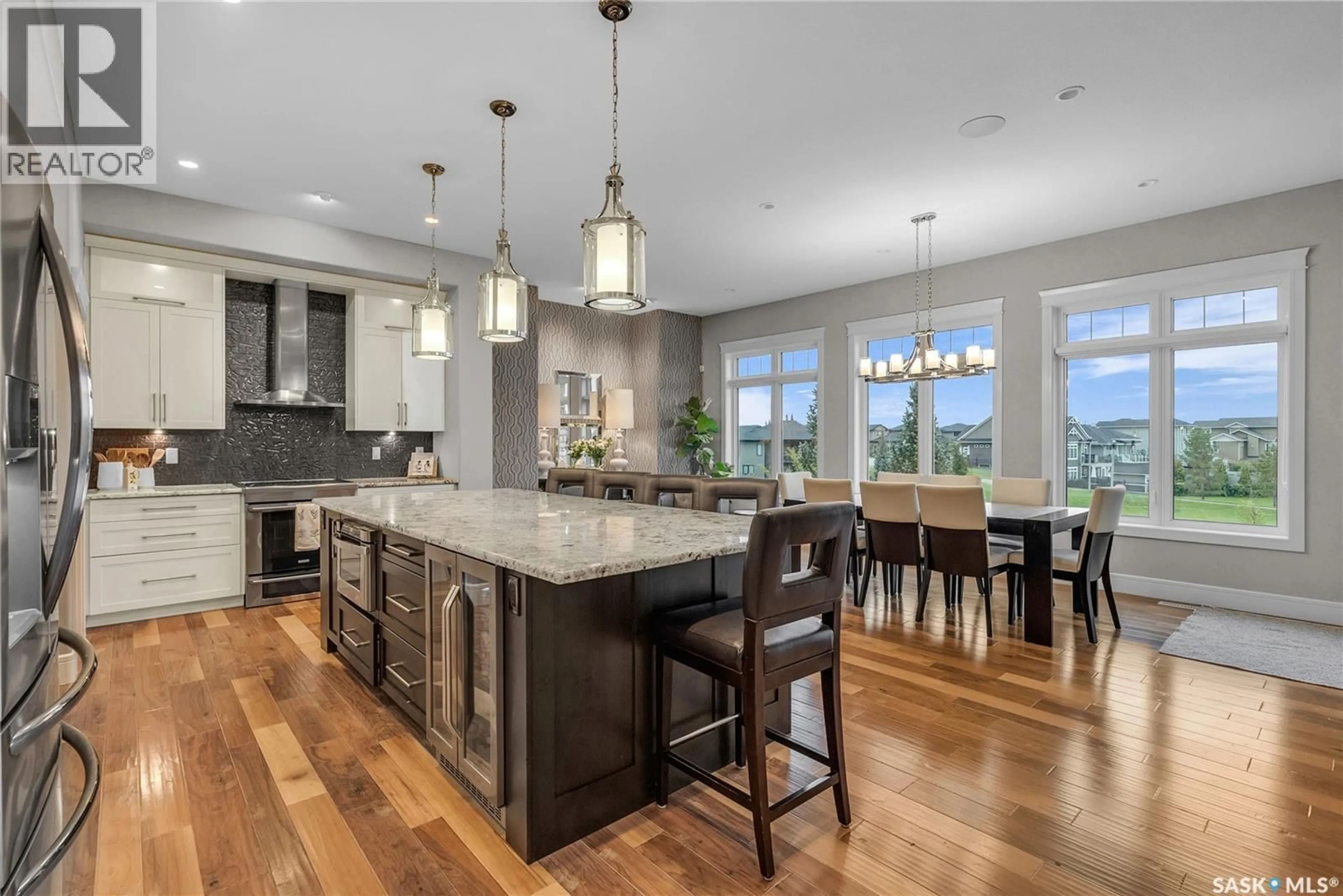 Open concept kitchen, unknown for 250 WHALLEY CRESCENT, Saskatoon Saskatchewan S7T0E6