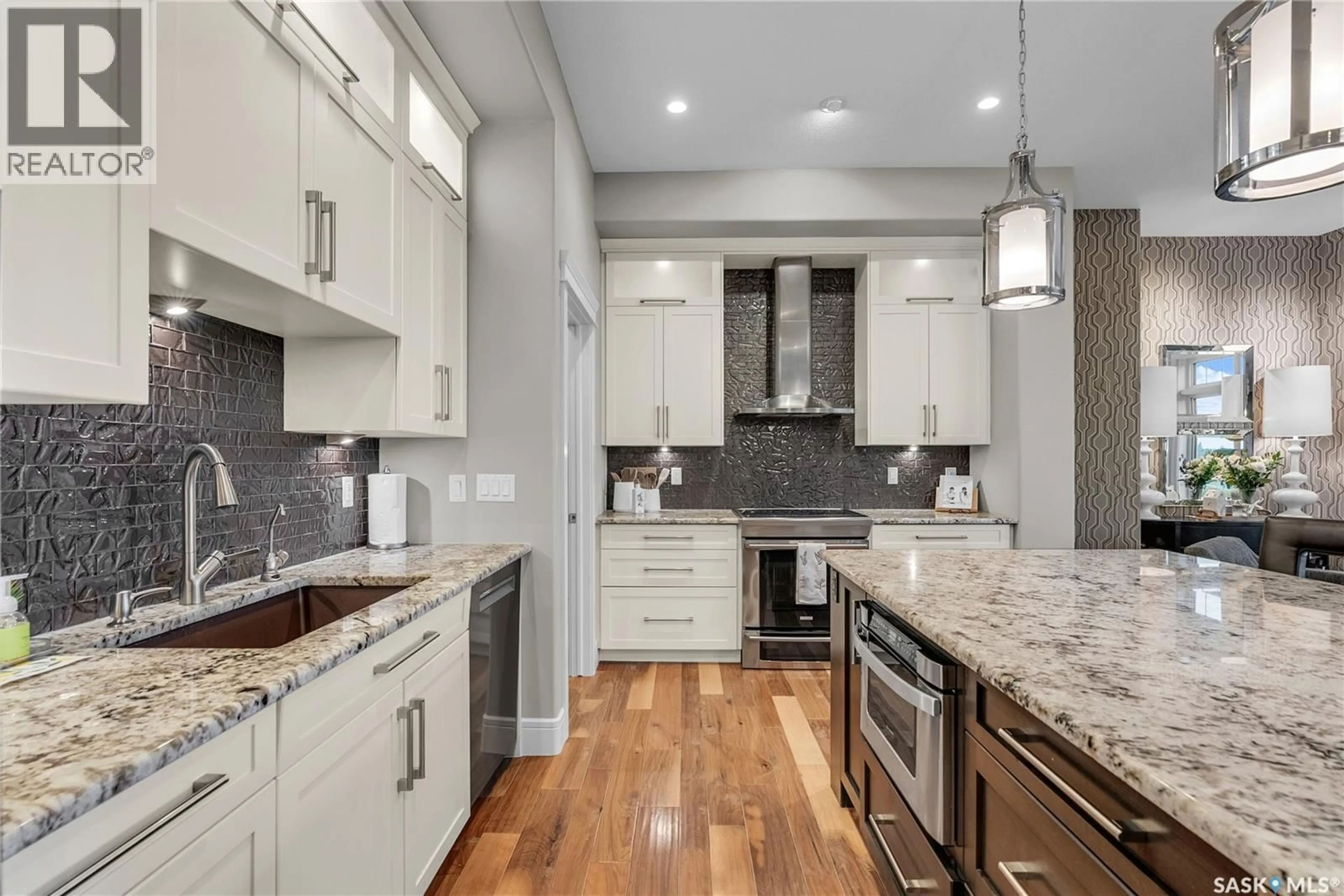 Open concept kitchen, ceramic/tile floor for 250 WHALLEY CRESCENT, Saskatoon Saskatchewan S7T0E6