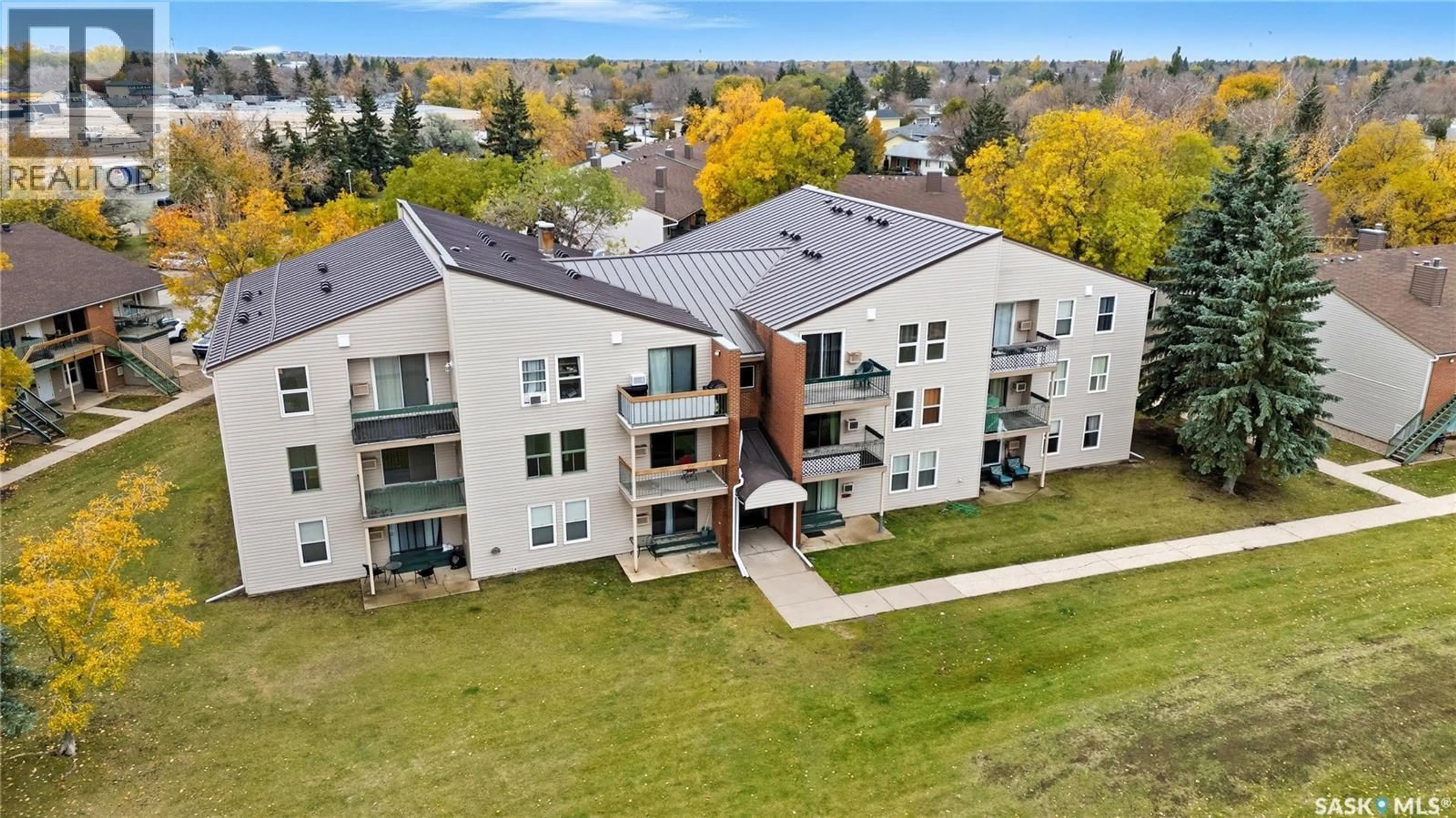 A pic from outside/outdoor area/front of a property/back of a property/a pic from drone, building for 206 34 NOLLET AVENUE, Regina Saskatchewan S4T7P9