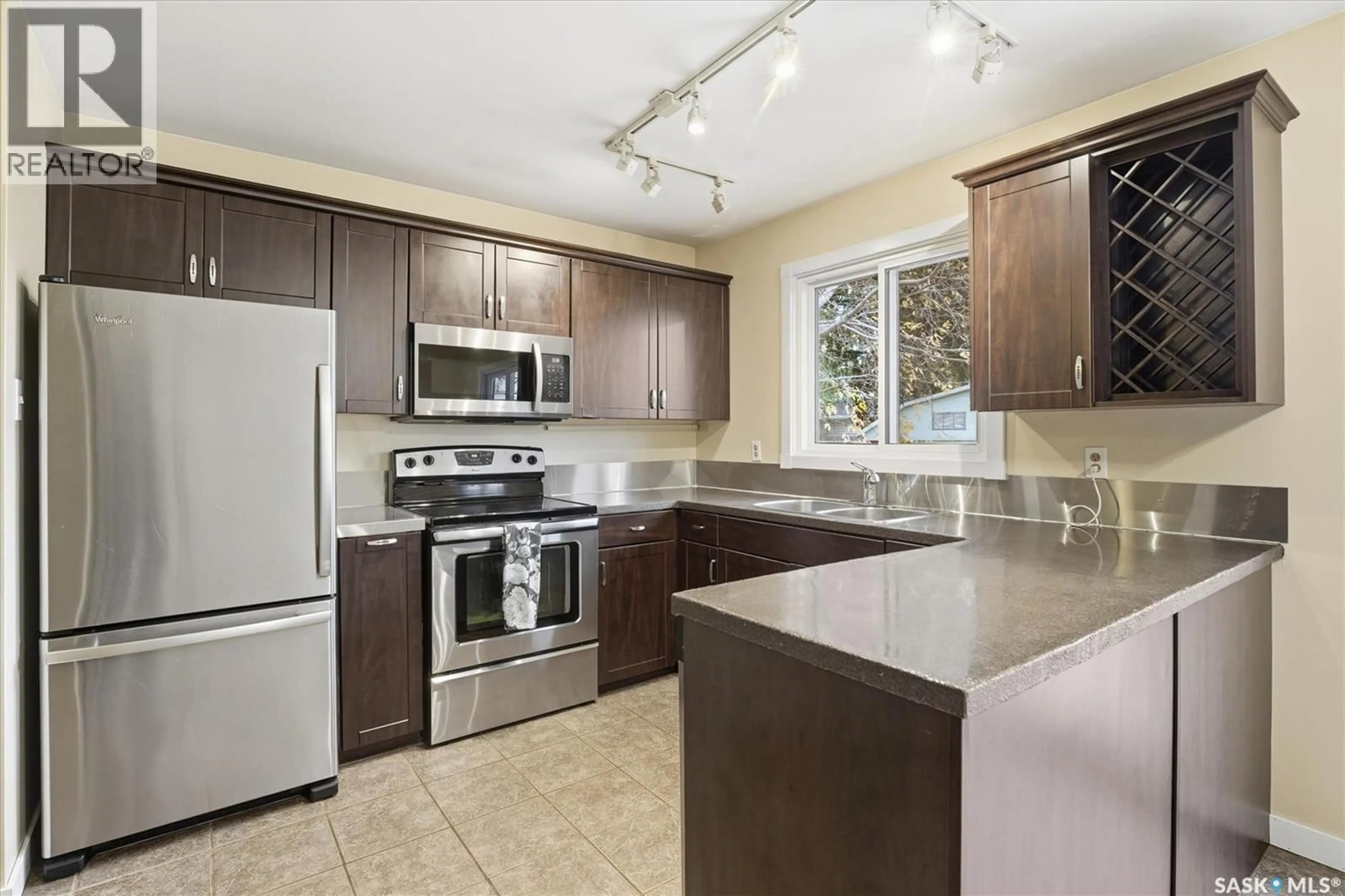 Standard kitchen, ceramic/tile floor for 317 FISHER CRESCENT, Saskatoon Saskatchewan S7L5E1