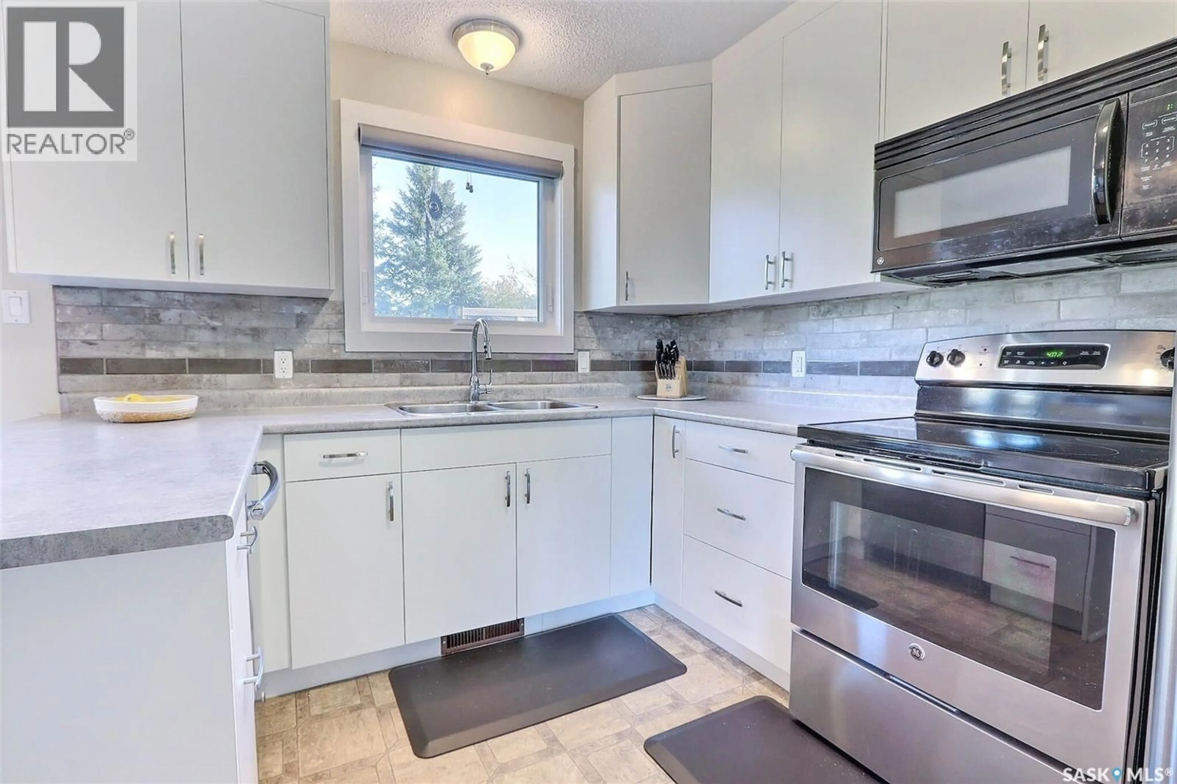 Standard kitchen, ceramic/tile floor for 1661 OLIVE DIEFENBAKER DRIVE, Prince Albert Saskatchewan S6V7V9