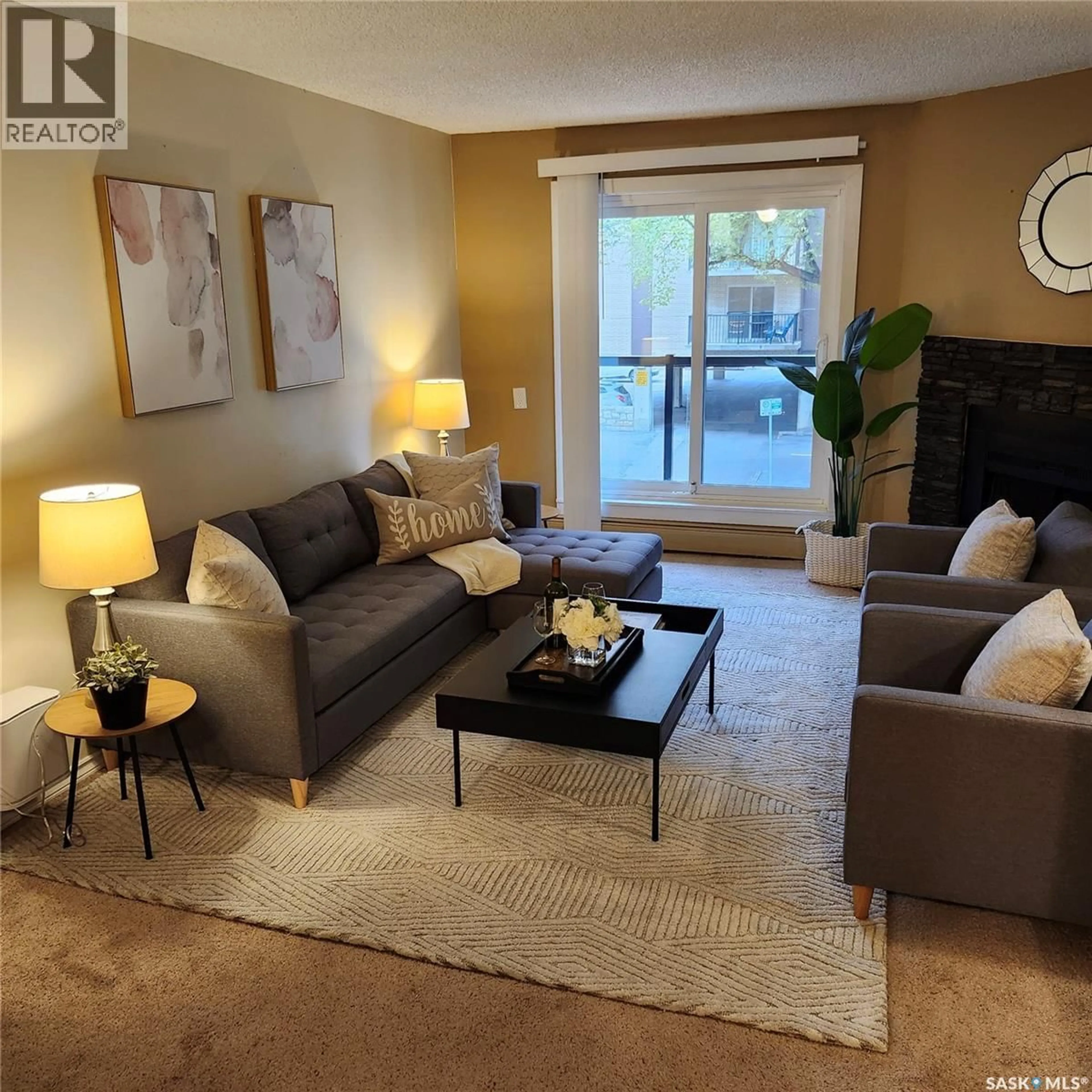 Living room with furniture, unknown for 305 - 536 4TH AVENUE, Saskatoon Saskatchewan S7K2M7
