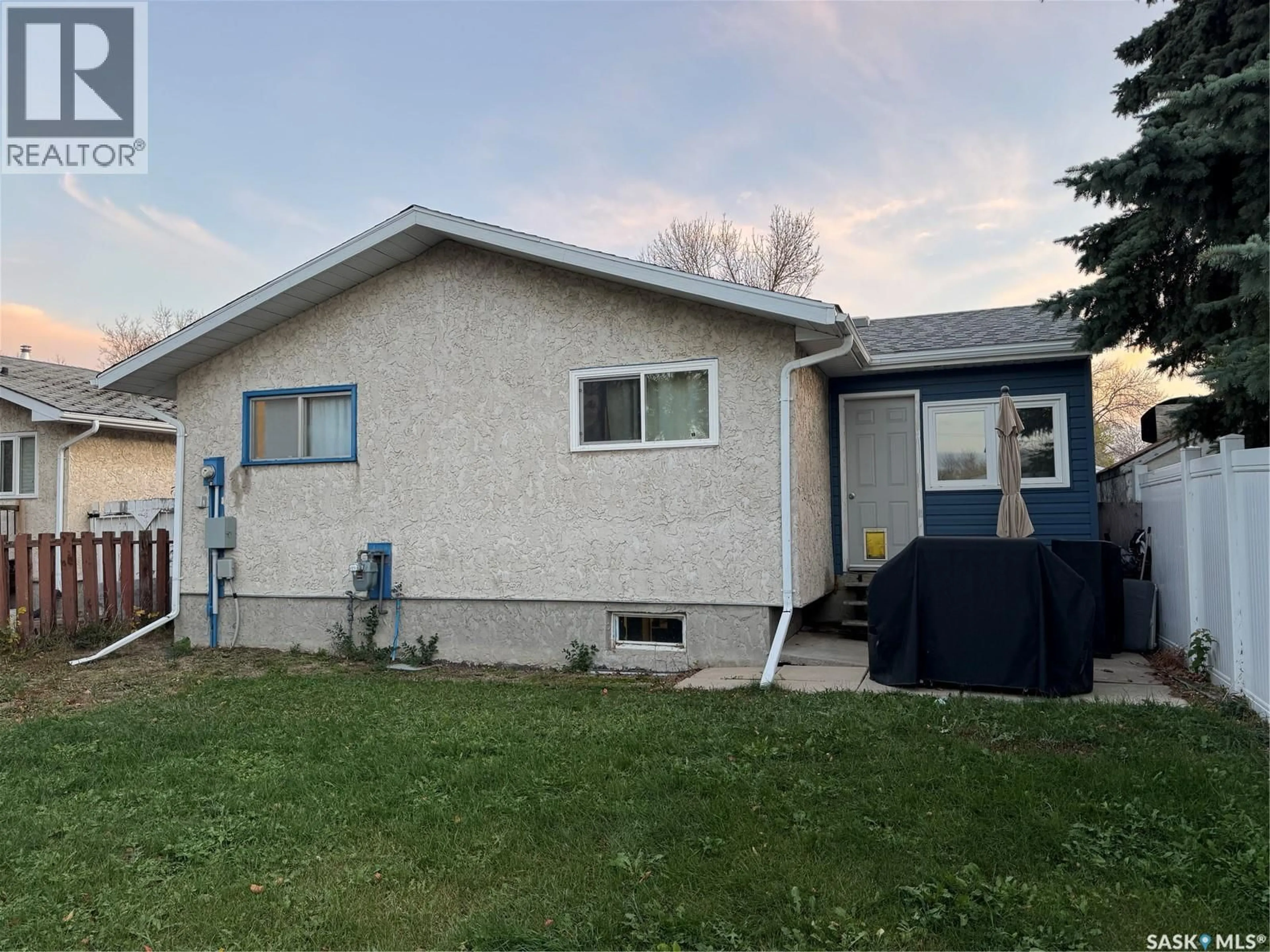 Home with vinyl exterior material, street for 138 THOMSON AVENUE, Regina Saskatchewan S4N5L3