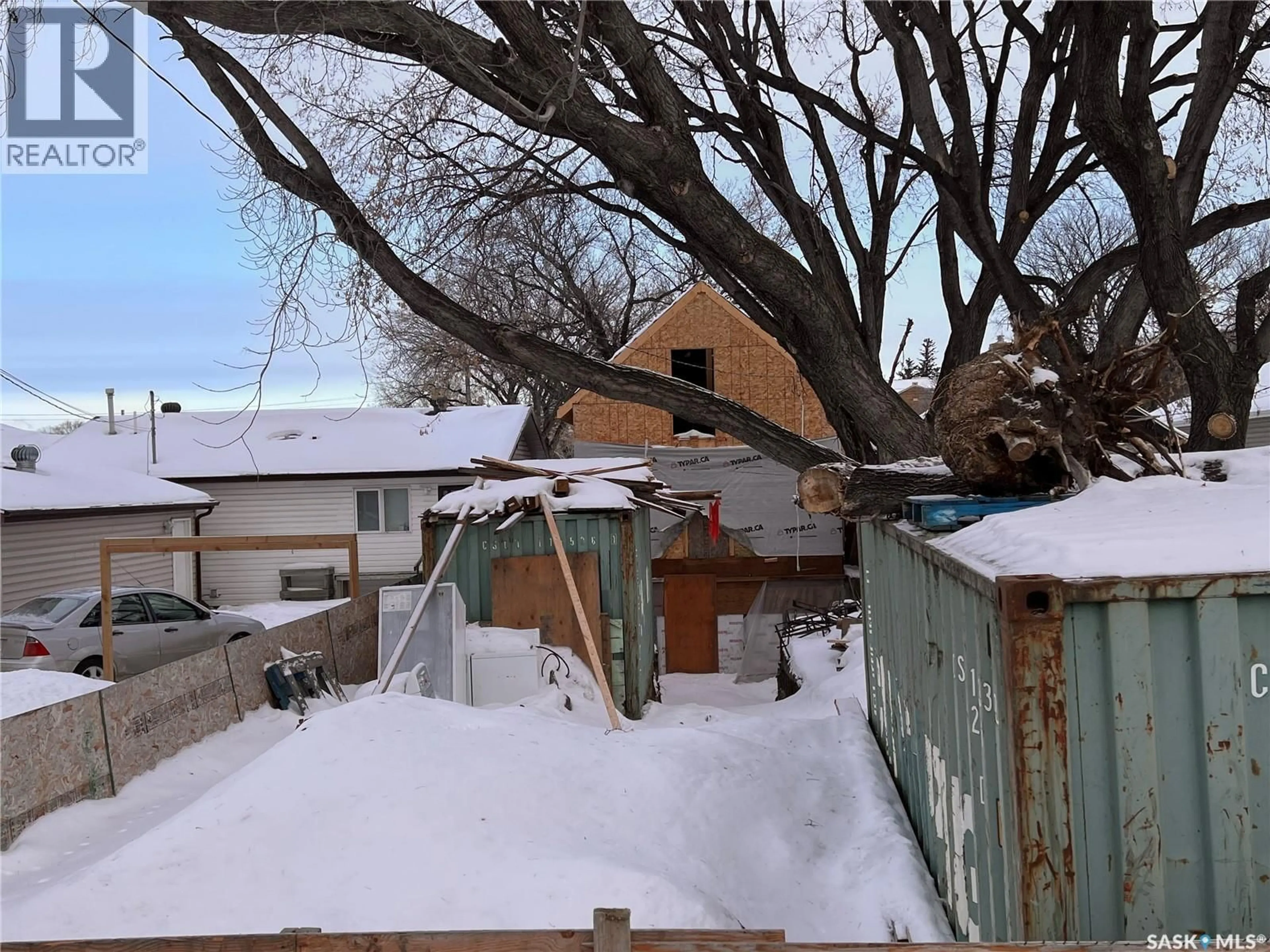 A pic from outside/outdoor area/front of a property/back of a property/a pic from drone, street for 1913 20TH STREET, Saskatoon Saskatchewan S7M1A3