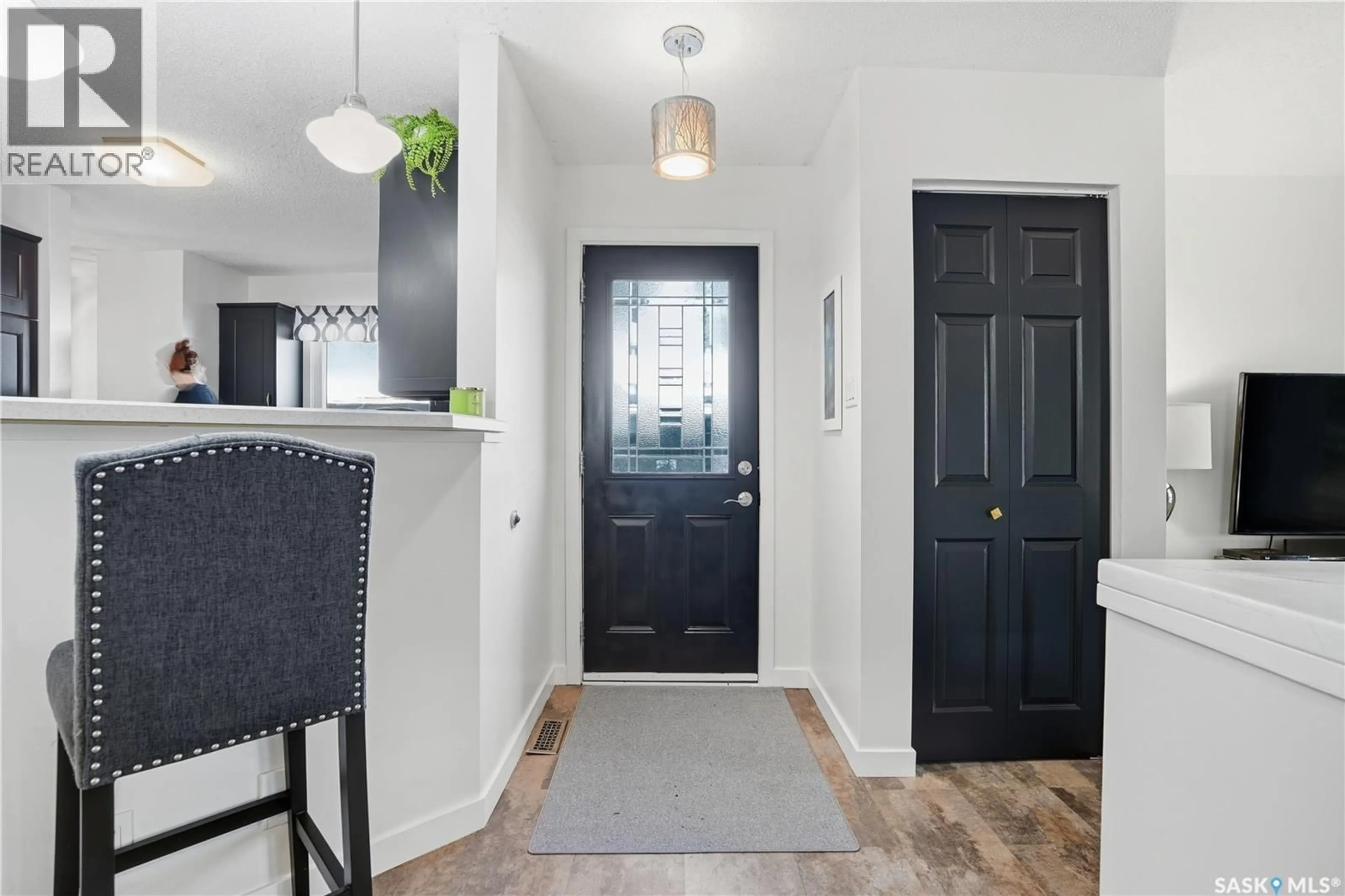 Indoor entryway for 56 JACKSON BAY, Regina Saskatchewan S4R6T8