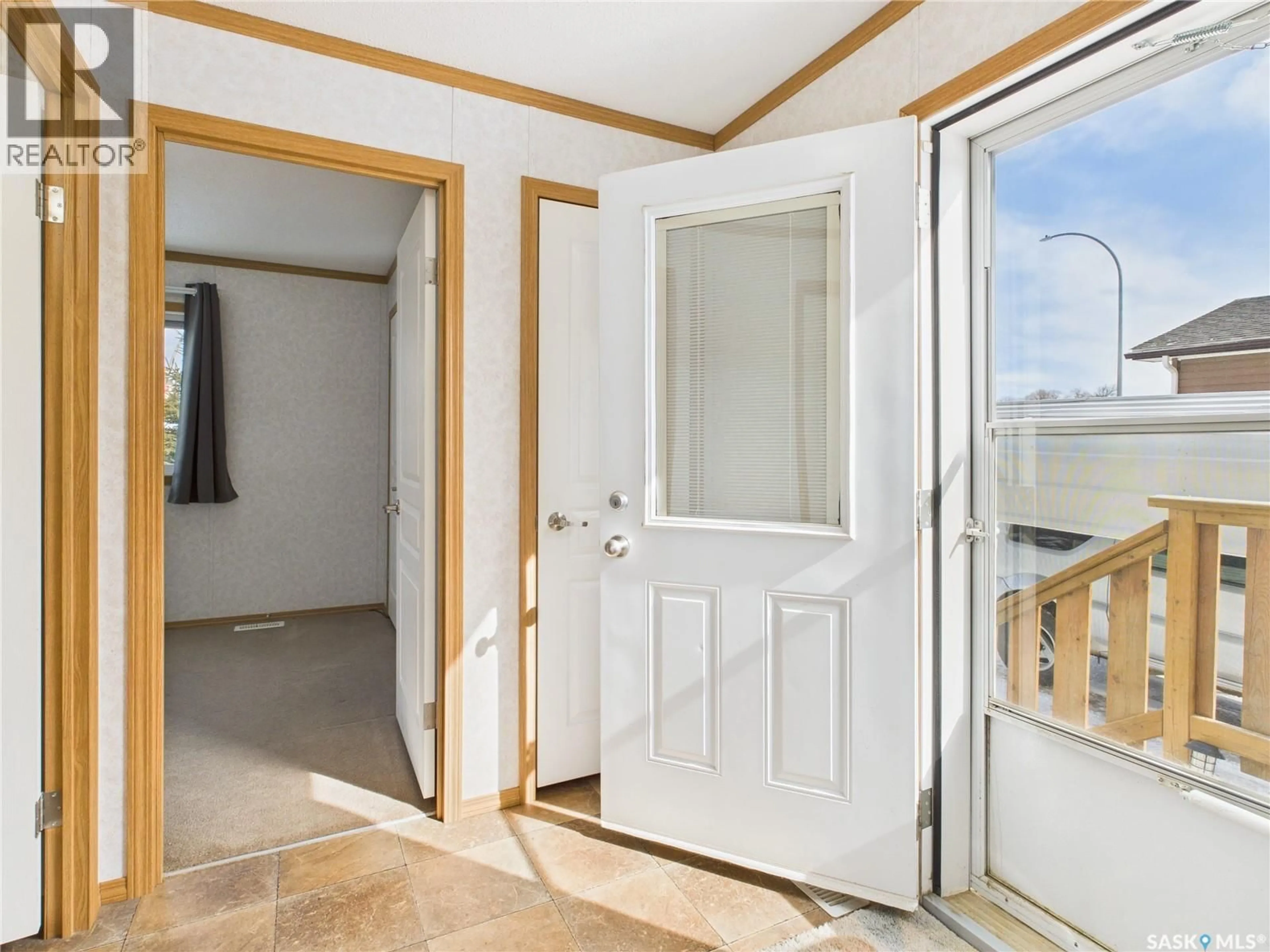 Indoor entryway for 805 2ND AVENUE, Shellbrook Saskatchewan S0J2E0