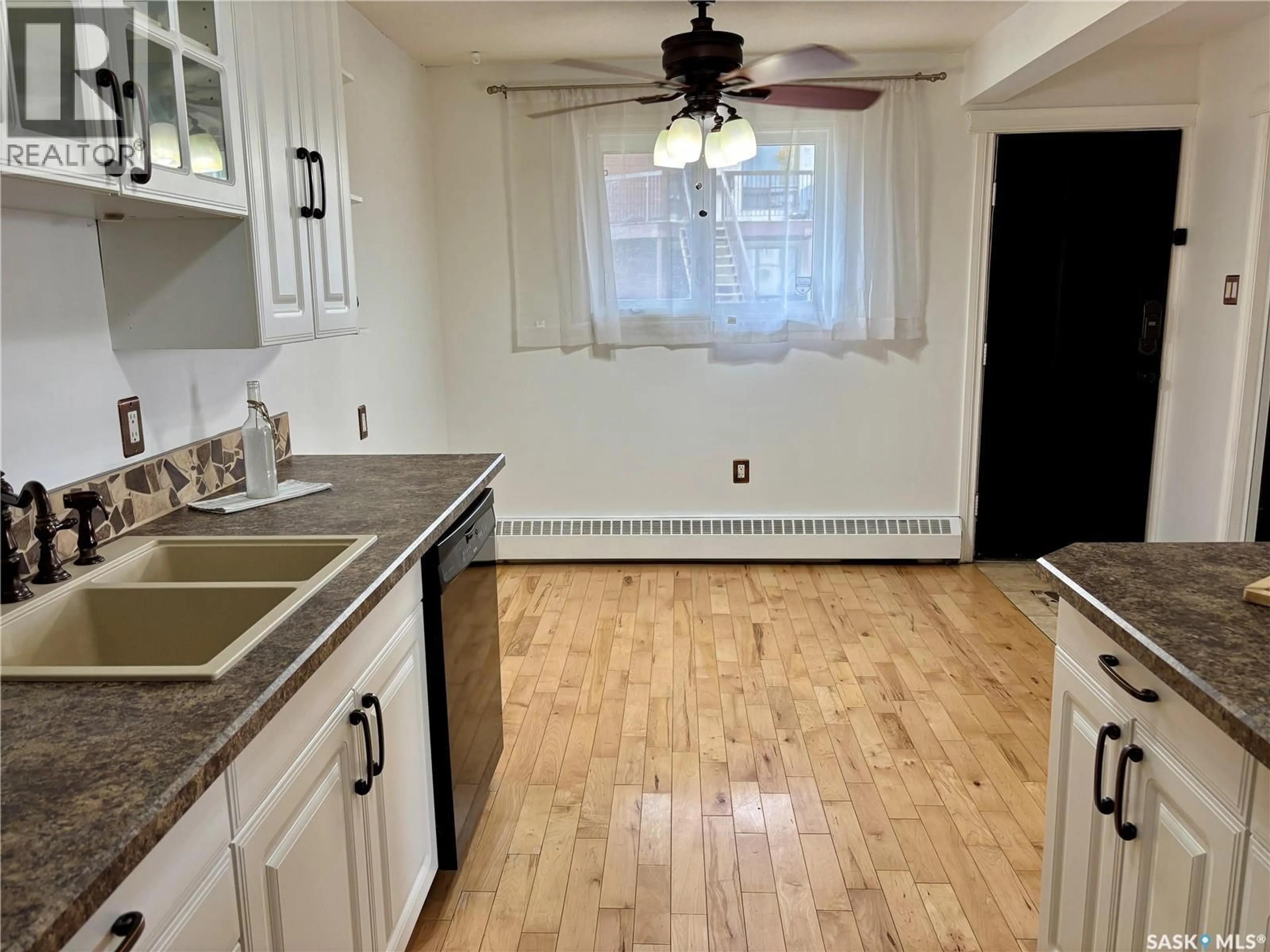 Standard kitchen, unknown for 106 - 2931 HARDING STREET, Regina Saskatchewan S4V1B9
