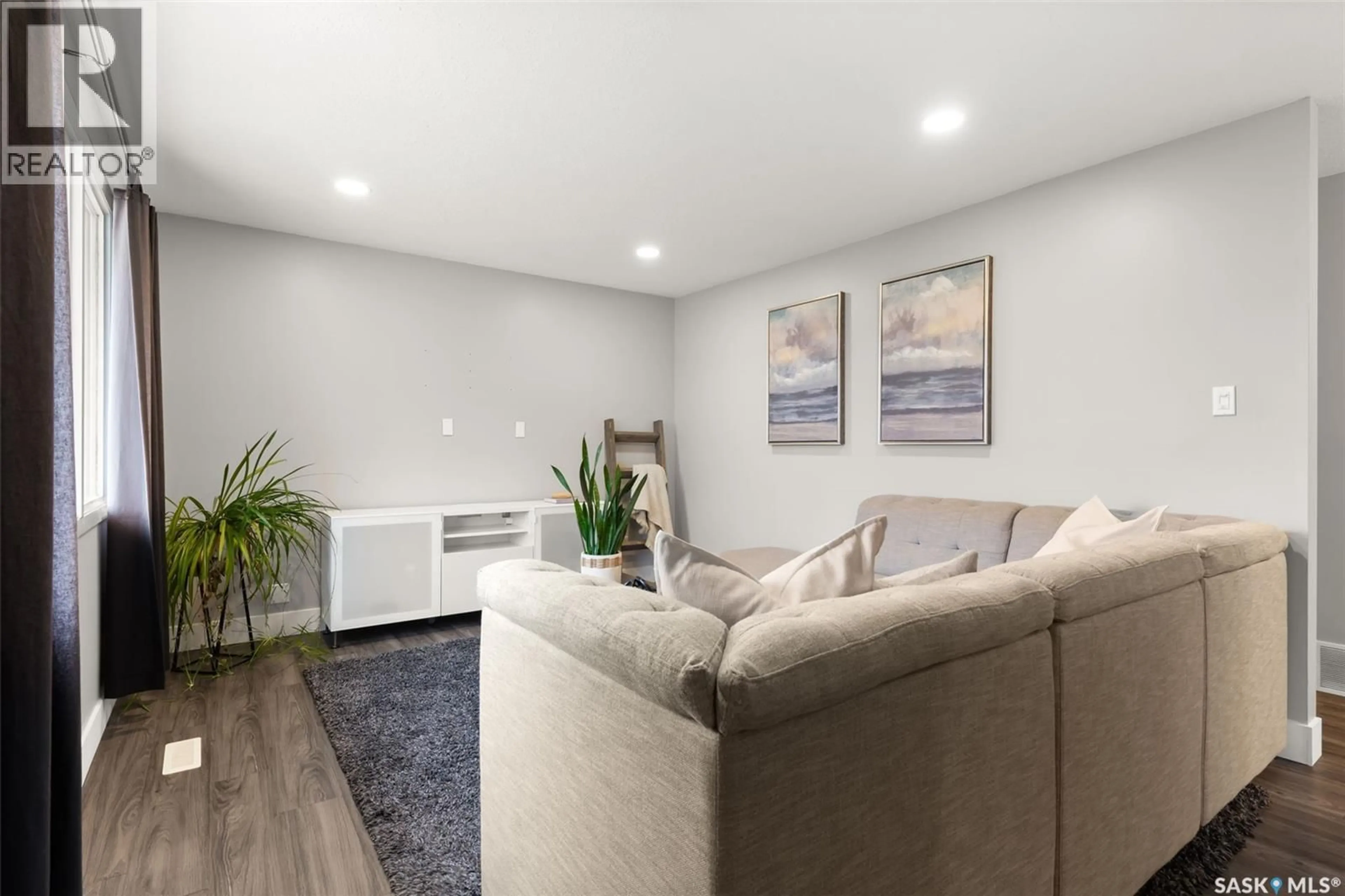 Living room with furniture, unknown for 195 MARKWELL DRIVE, Regina Saskatchewan S4X1K5
