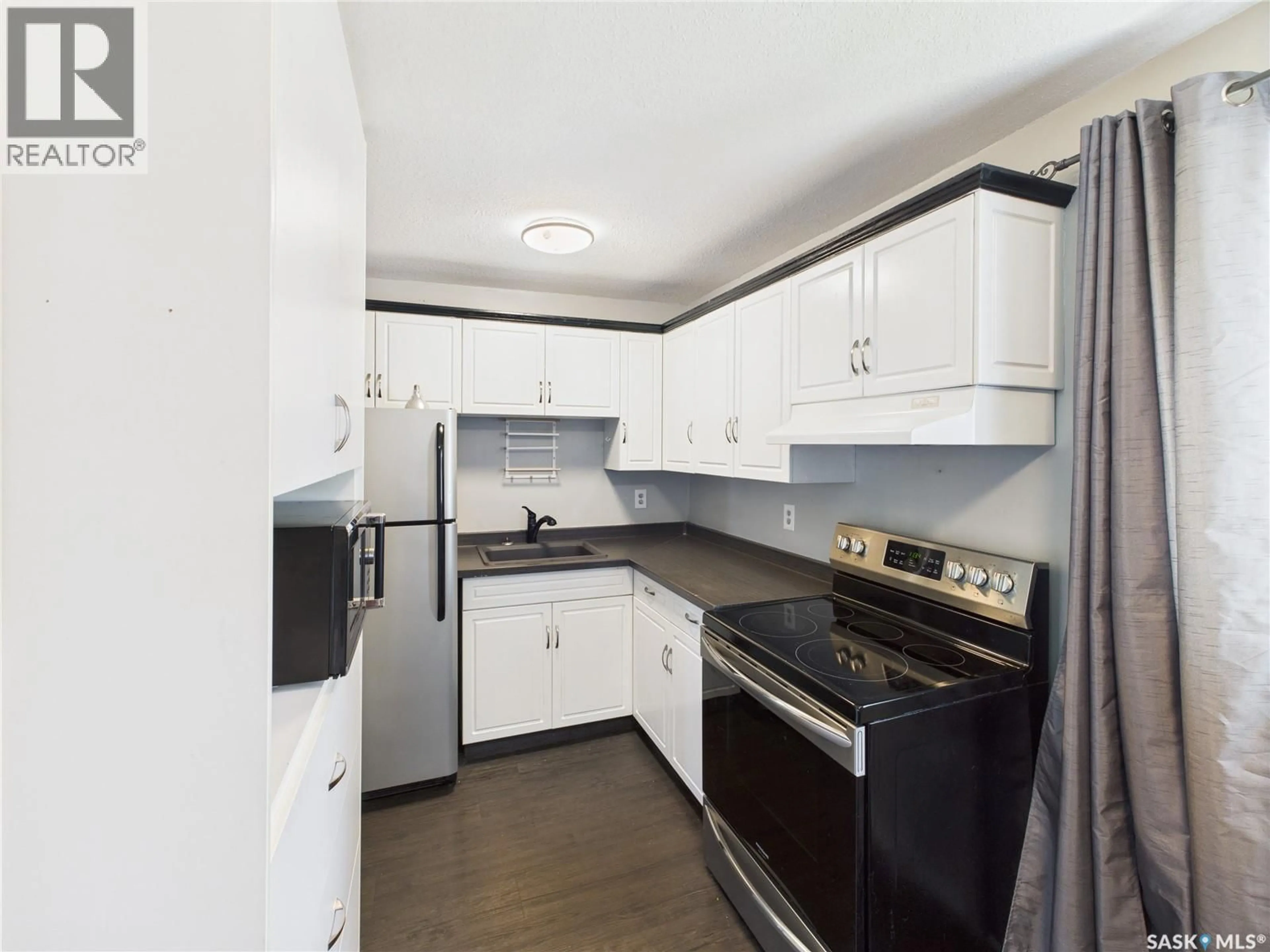 Standard kitchen, unknown for 619 7TH STREET, Prince Albert Saskatchewan S6V0S7