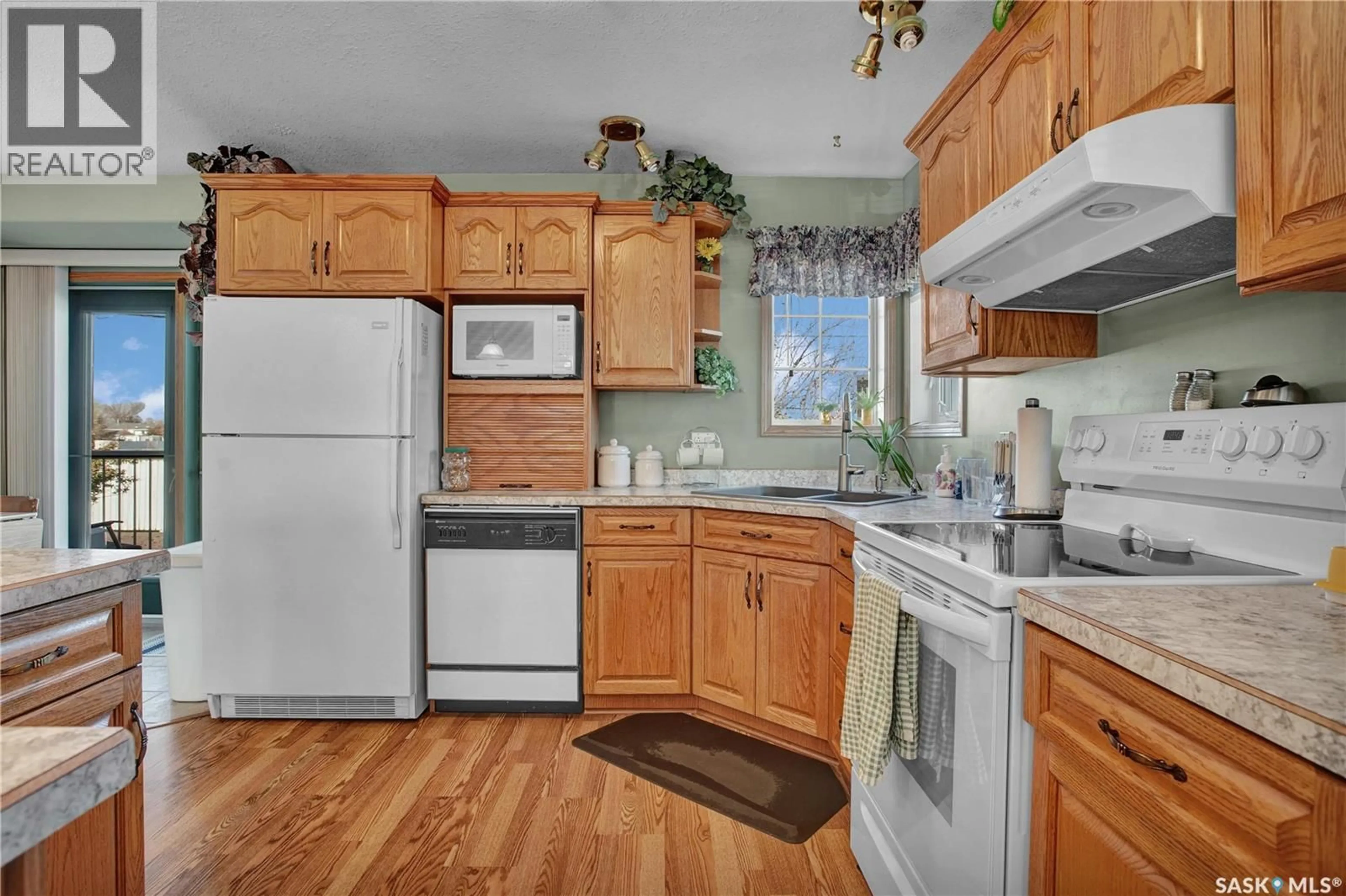Standard kitchen, unknown for 212 WILLOW DRIVE, Osler Saskatchewan S0K3A0