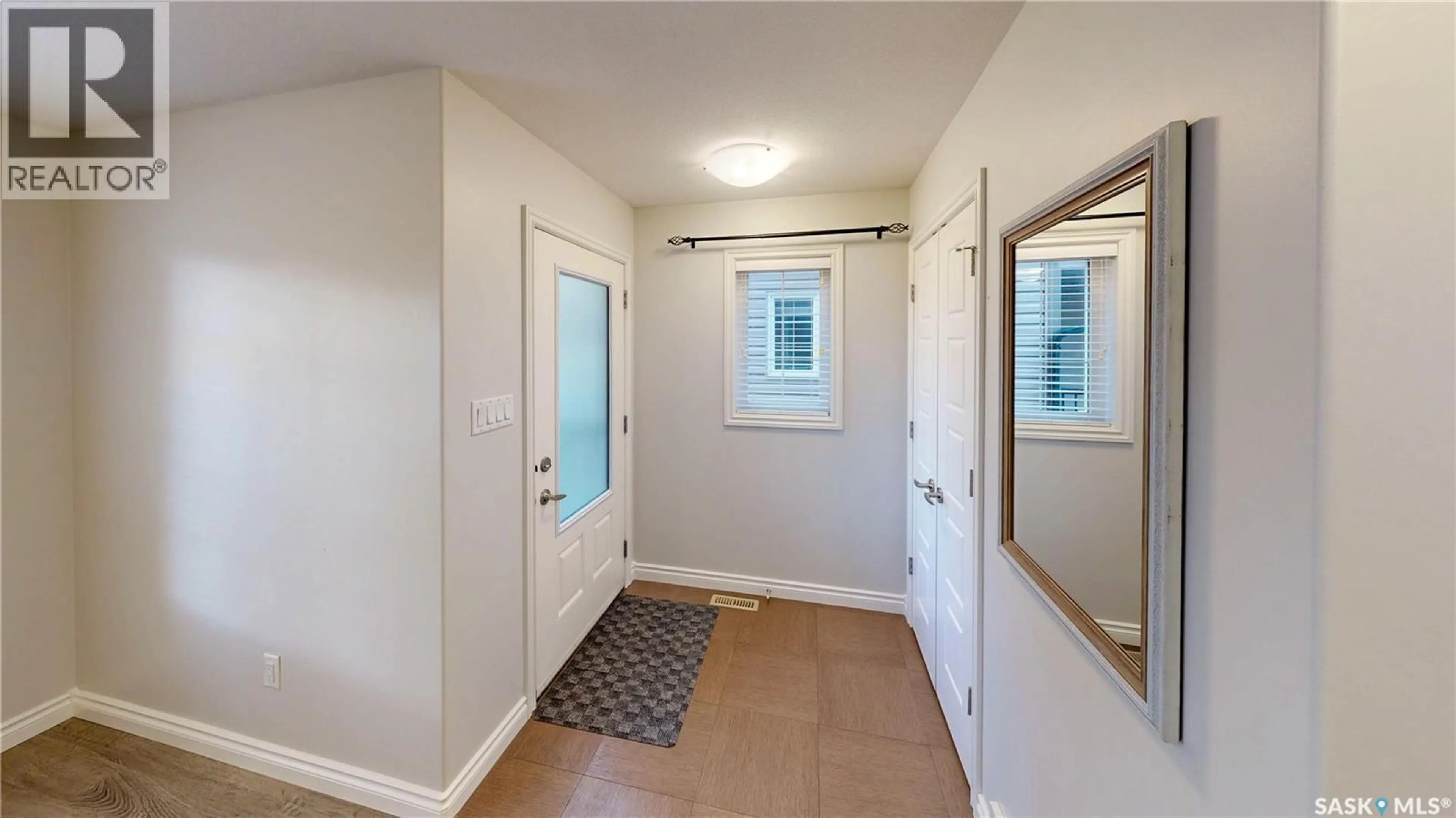 Indoor entryway for 5446 MITCHINSON WAY, Regina Saskatchewan S4W0N9