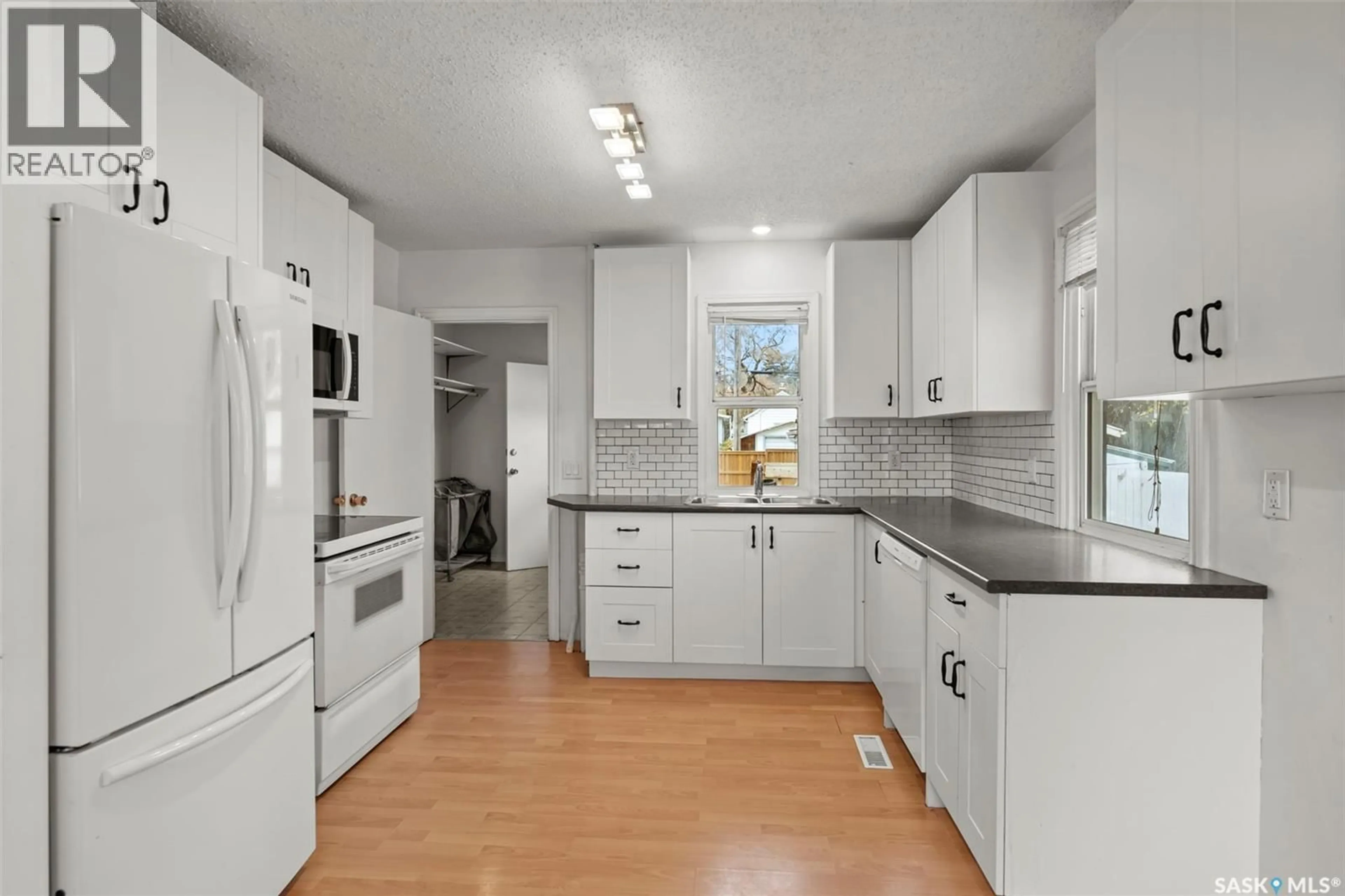 Standard kitchen, ceramic/tile floor for 1508 H AVENUE, Saskatoon Saskatchewan S7L2E8