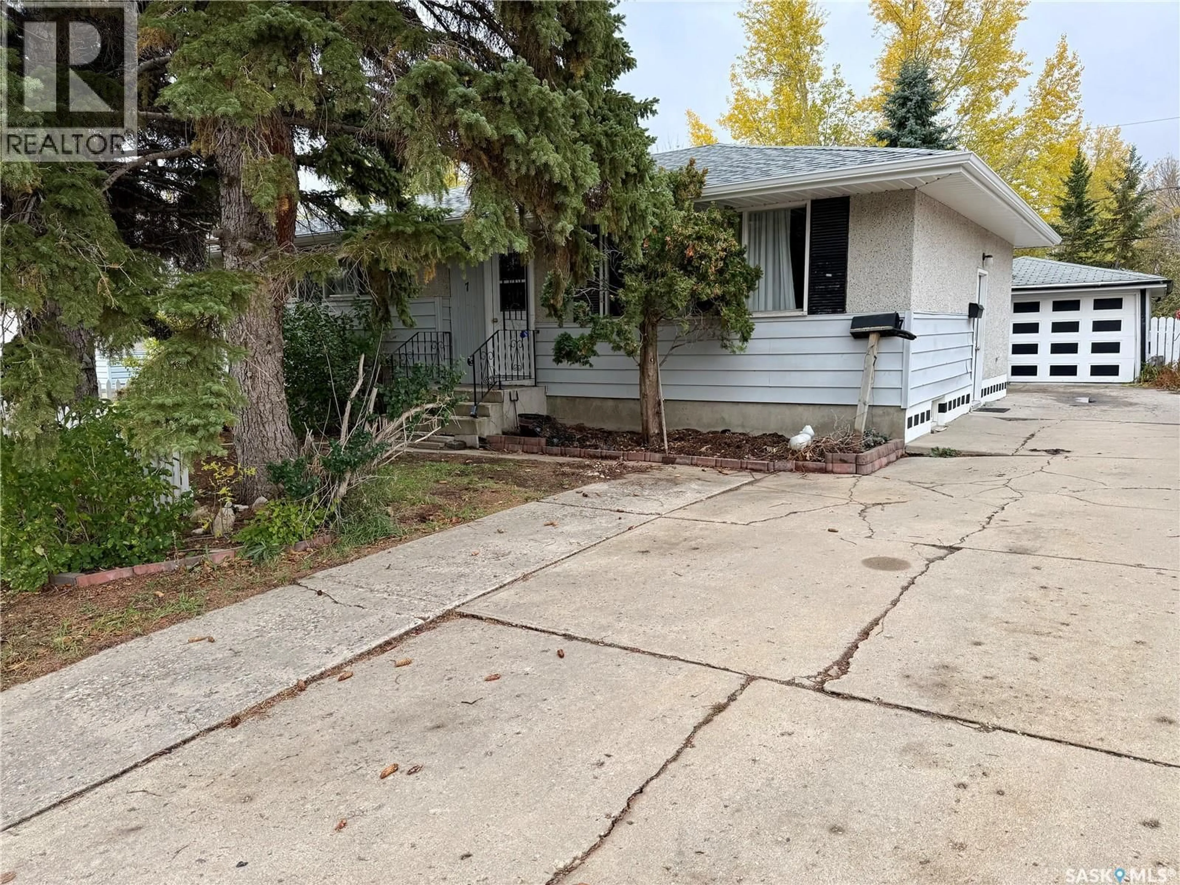 Unknown for 7 HYDE AVENUE, Regina Saskatchewan S4R3X8