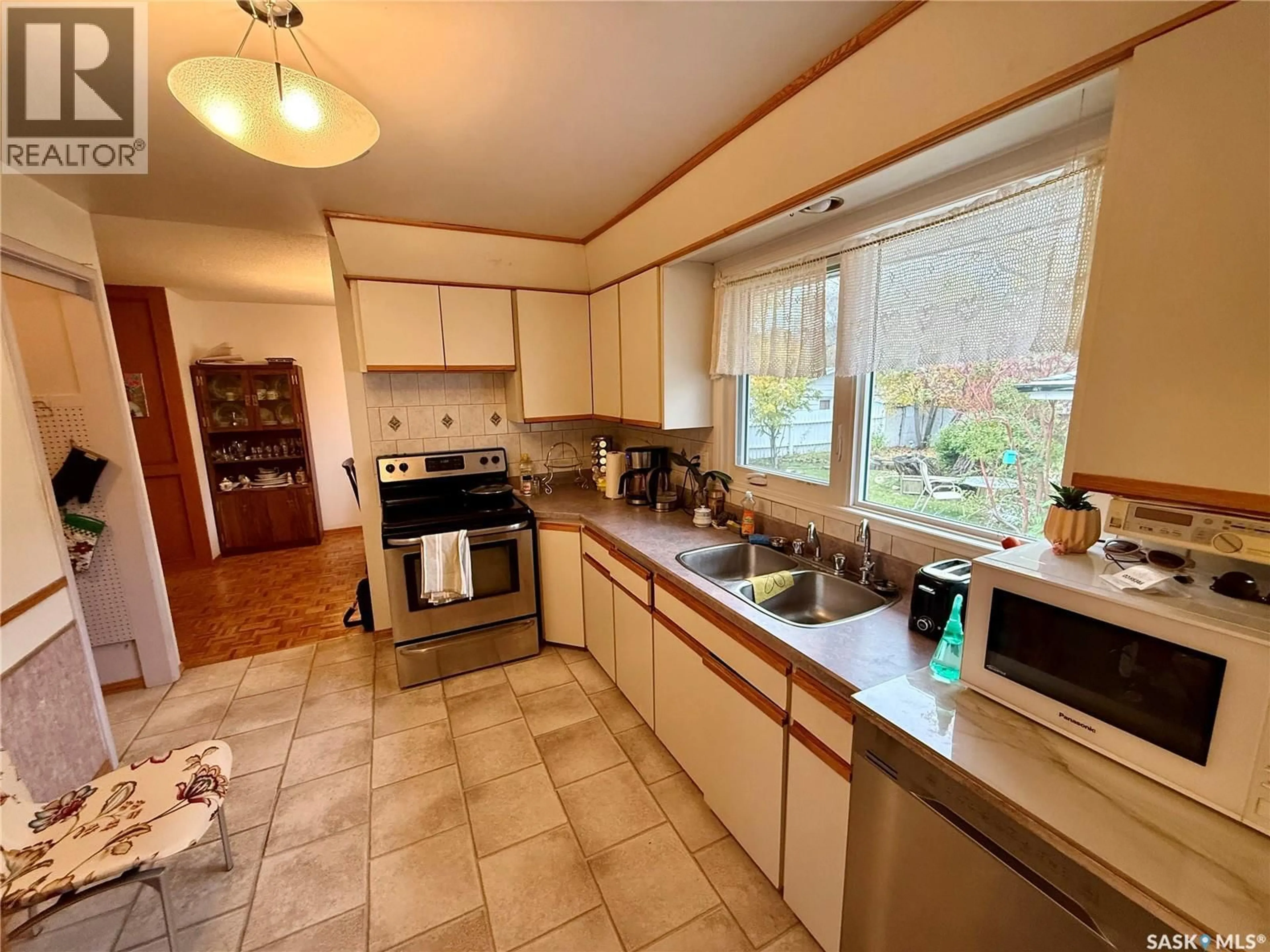 Standard kitchen, unknown for 7 HYDE AVENUE, Regina Saskatchewan S4R3X8