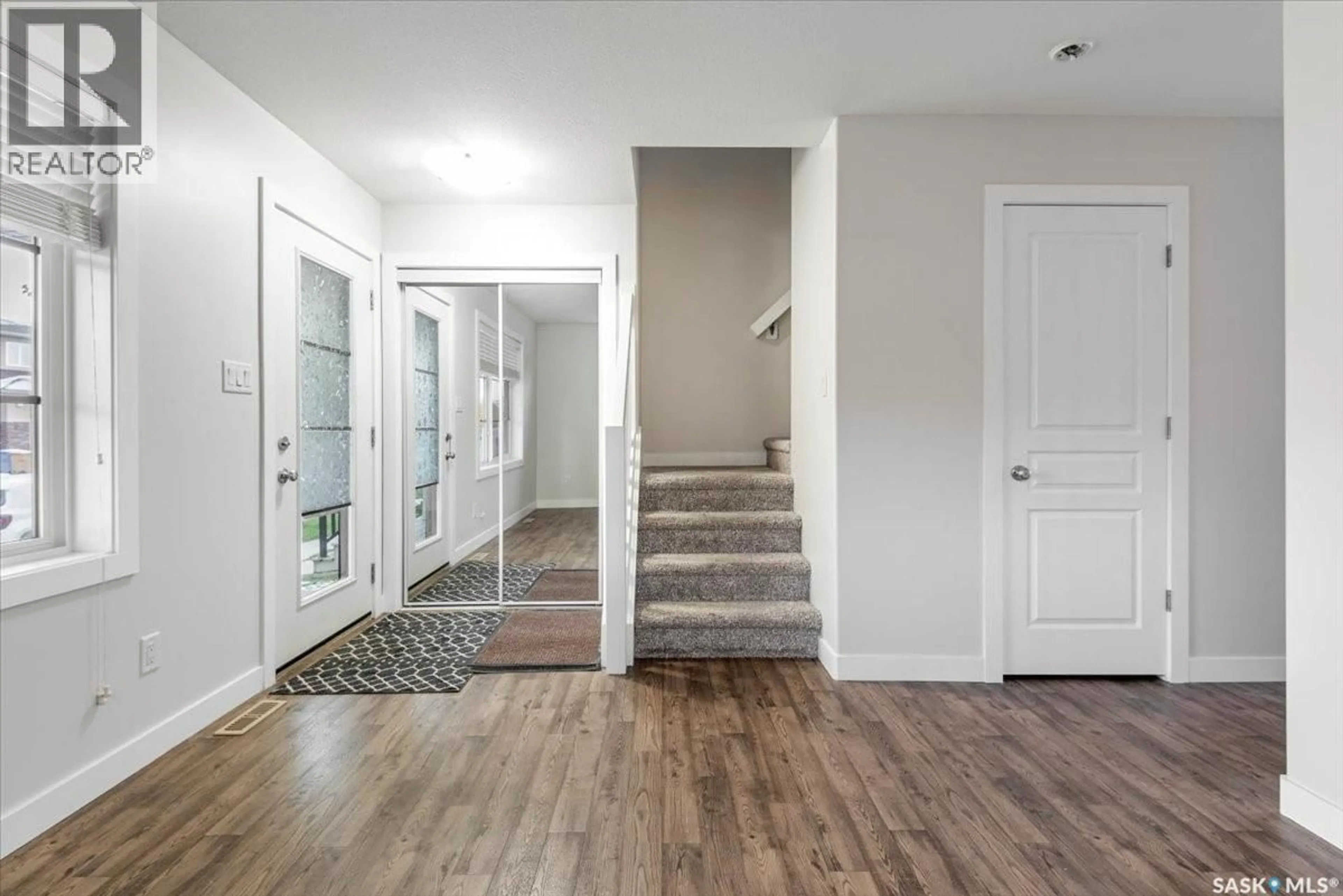 Indoor entryway for 4562 JAMES HILL ROAD, Regina Saskatchewan S4W0K8