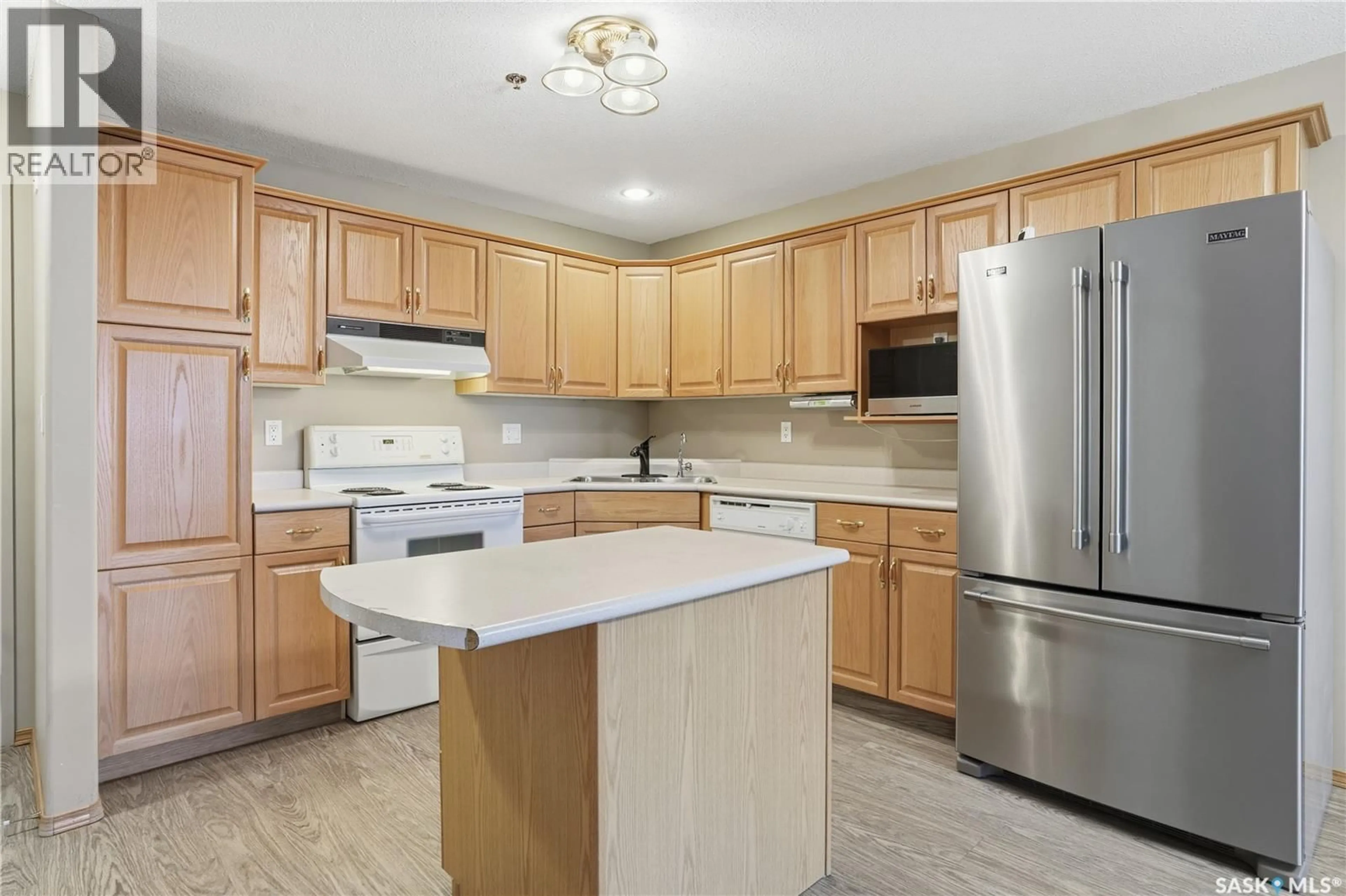 Standard kitchen, unknown for 205 - 303 MCINTYRE STREET, Regina Saskatchewan S4R3B7