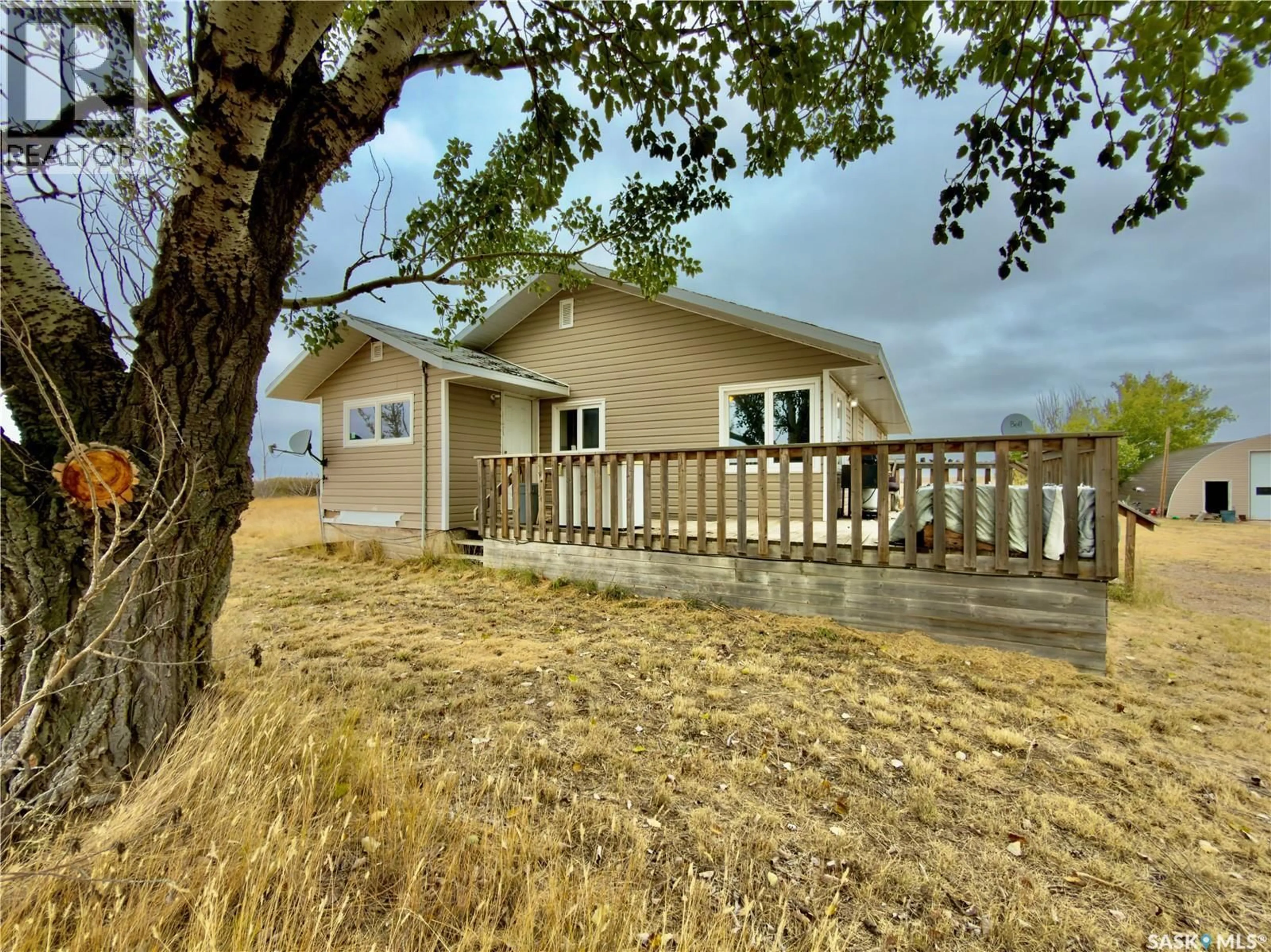 A pic from outside/outdoor area/front of a property/back of a property/a pic from drone, unknown for Sutherland - GULL LAKE ACREAGE, Gull Lake Rm No. 139 Saskatchewan S0N1A0