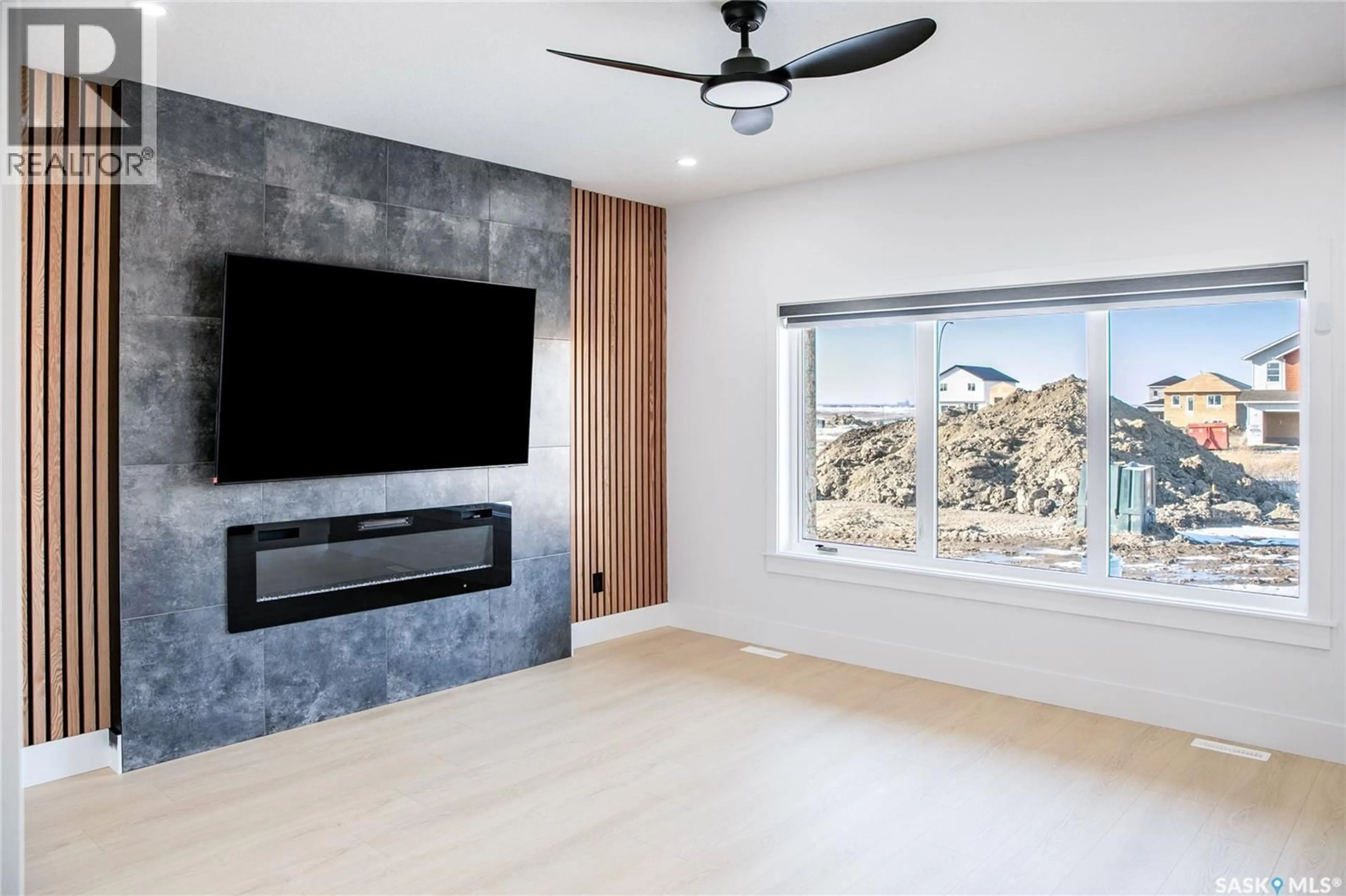 Home theater for 462 NAZARALI MANOR, Saskatoon Saskatchewan S7V1X4
