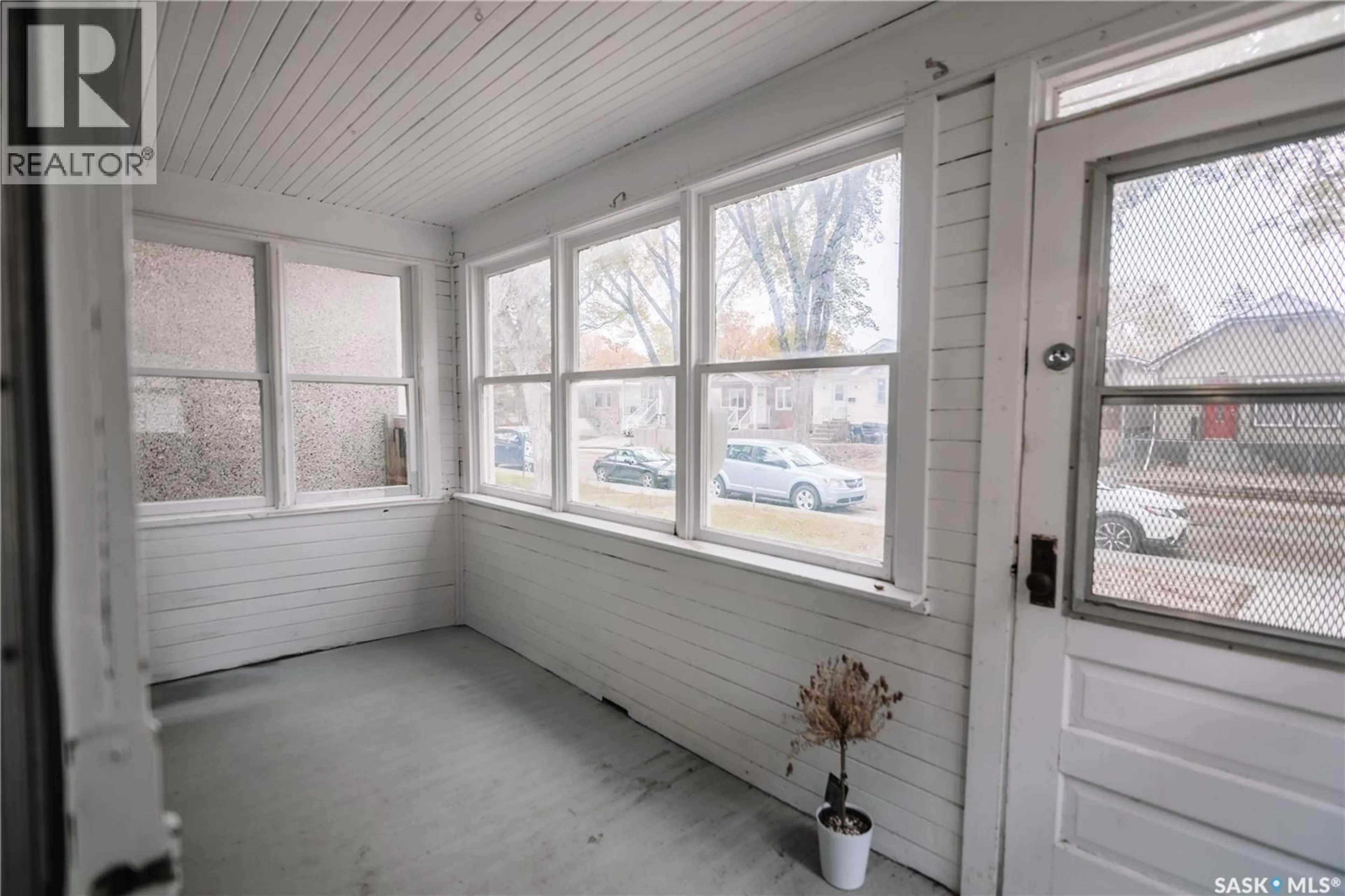 Unknown for 1932 QUEBEC STREET, Regina Saskatchewan S4P1J7