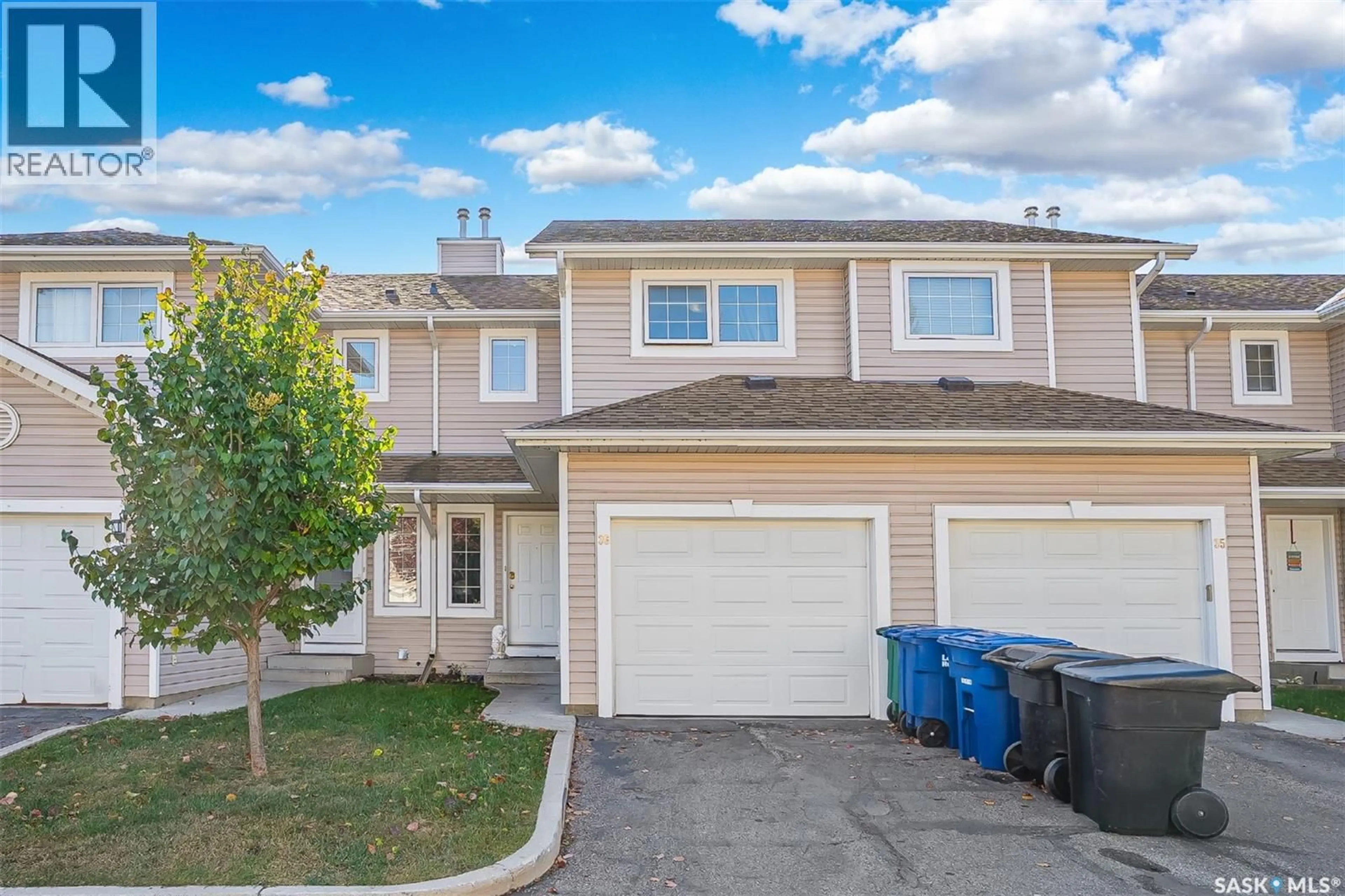 Home with vinyl exterior material, street for 36 215 PINEHOUSE DRIVE, Saskatoon Saskatchewan S7K6N9