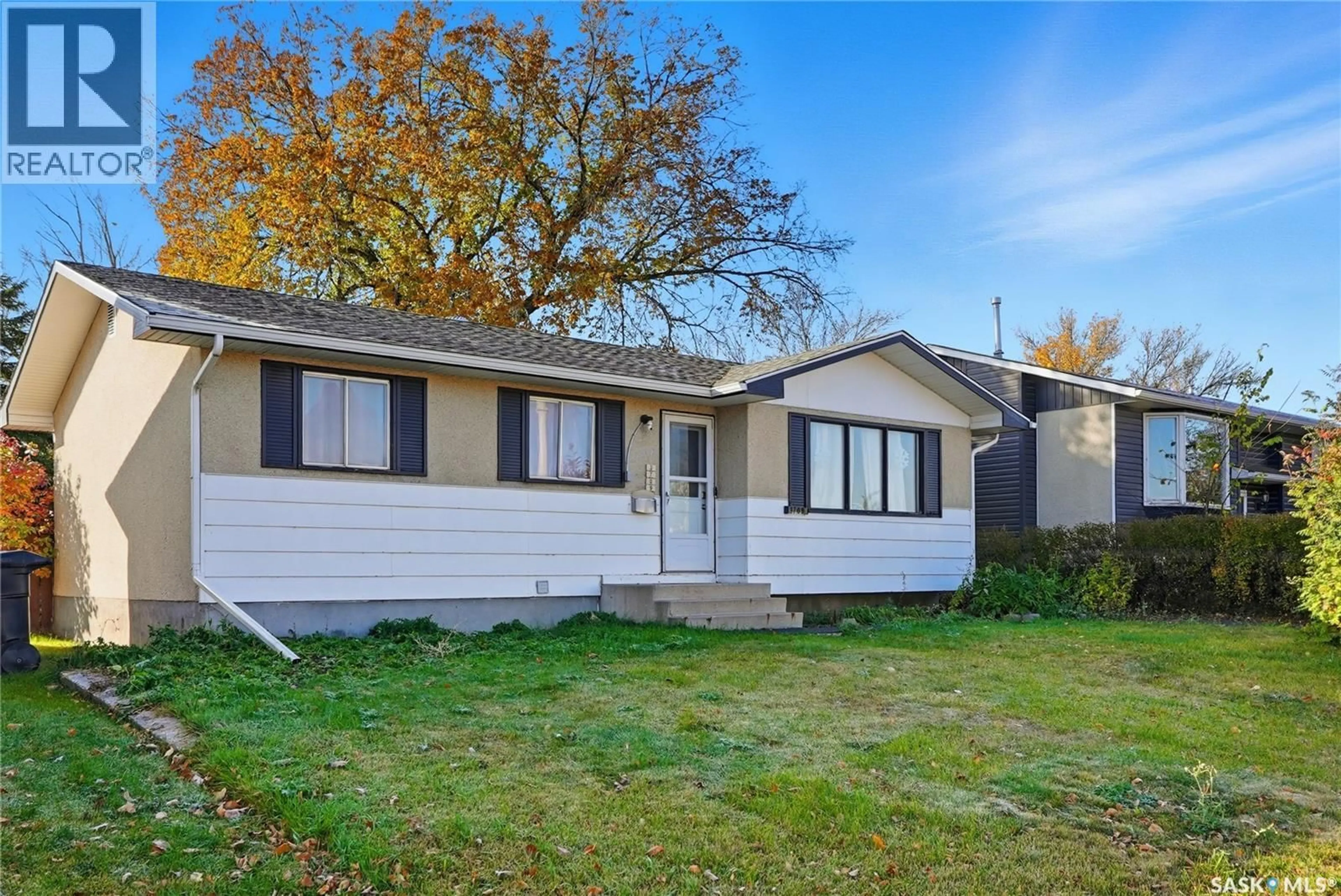 Home with vinyl exterior material, street for 3709 DIEFENBAKER DRIVE, Saskatoon Saskatchewan S7L5C5