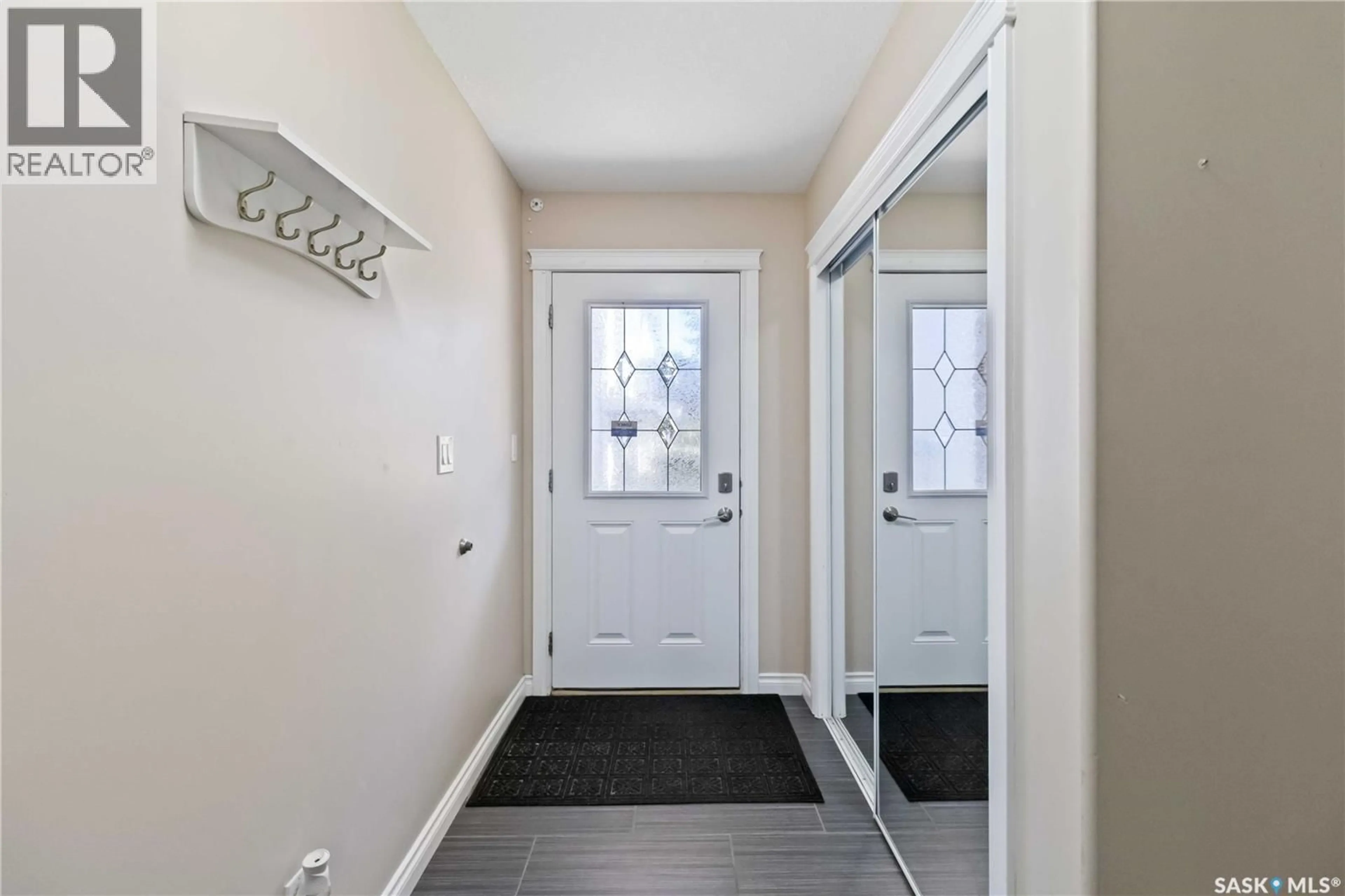 Indoor entryway for 212 - 505 212 WILLIS CRESCENT, Saskatoon Saskatchewan S7T0R7