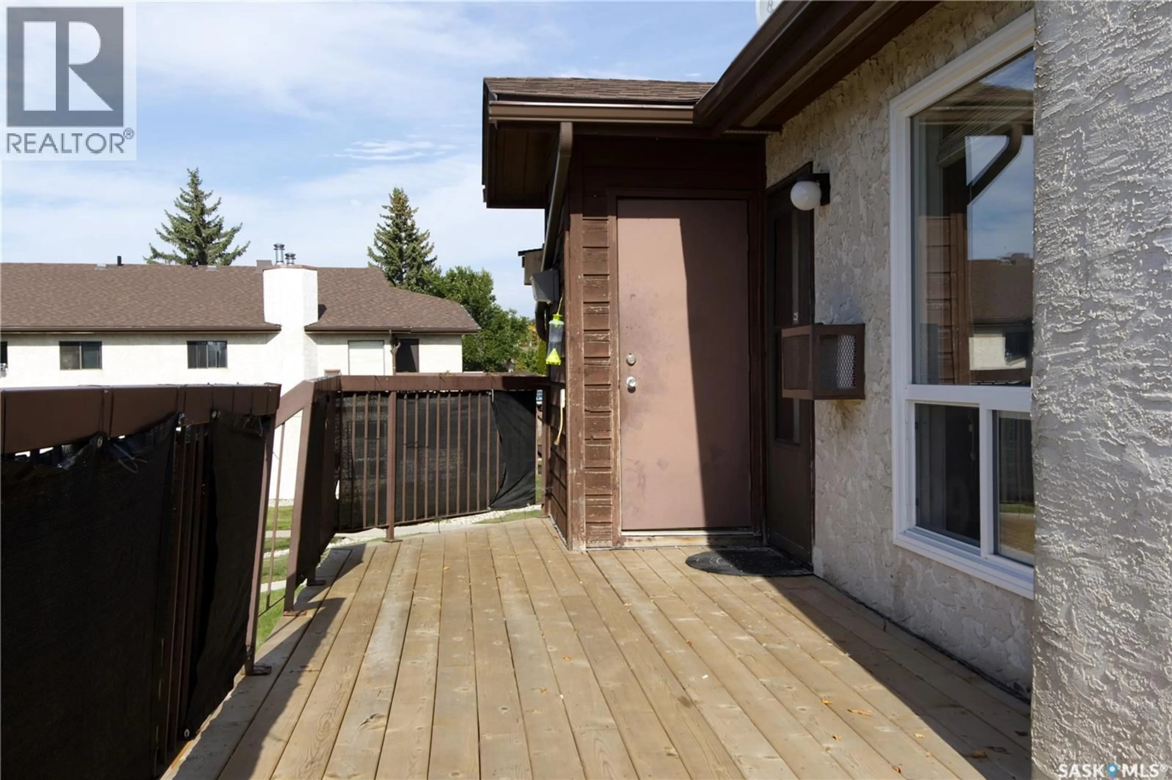 Patio, street for 209 - 2931 HARDING STREET, Regina Saskatchewan S4V1B9
