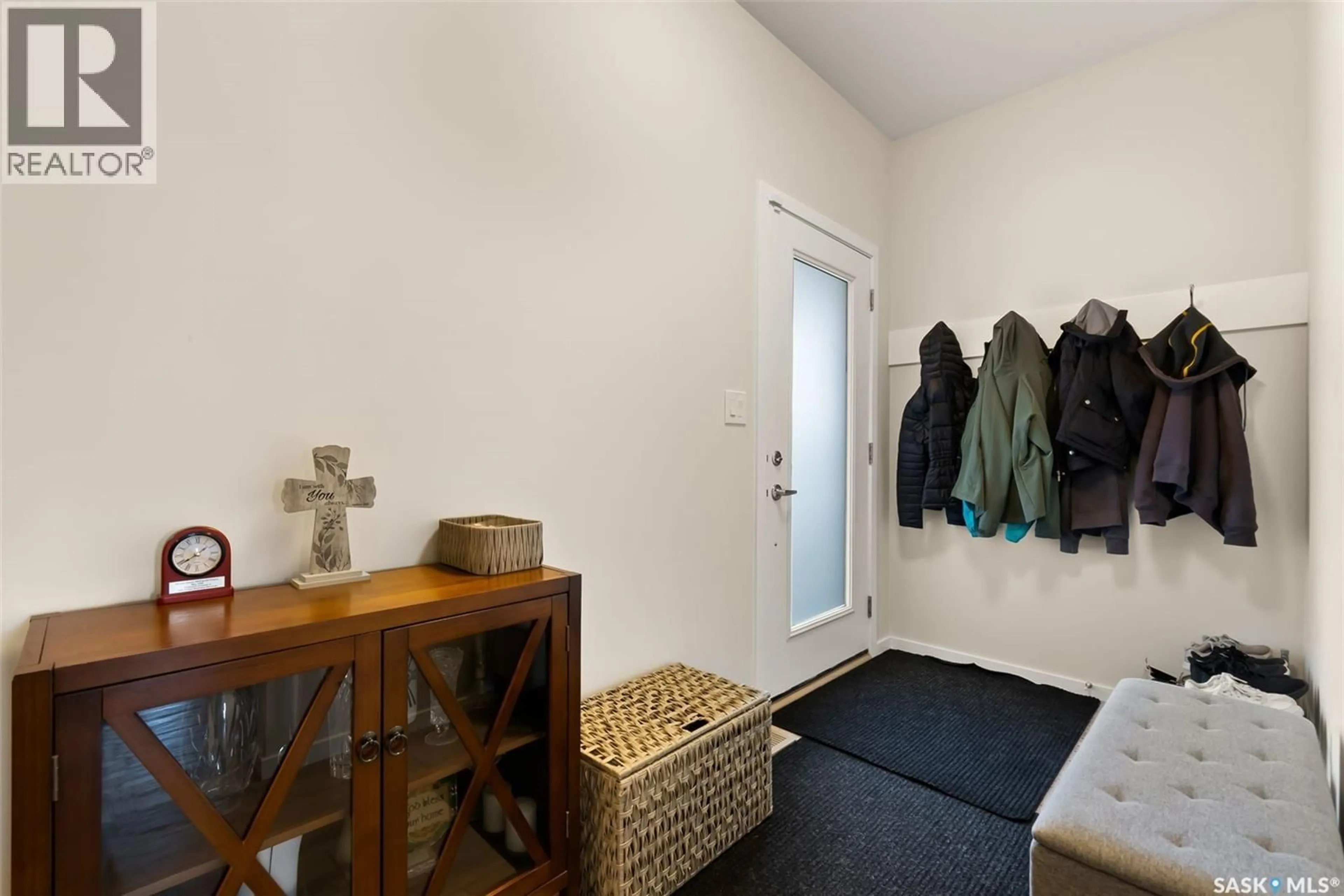 Indoor entryway for 5270 GREEN CRESCENT, Regina Saskatchewan S4V3T1