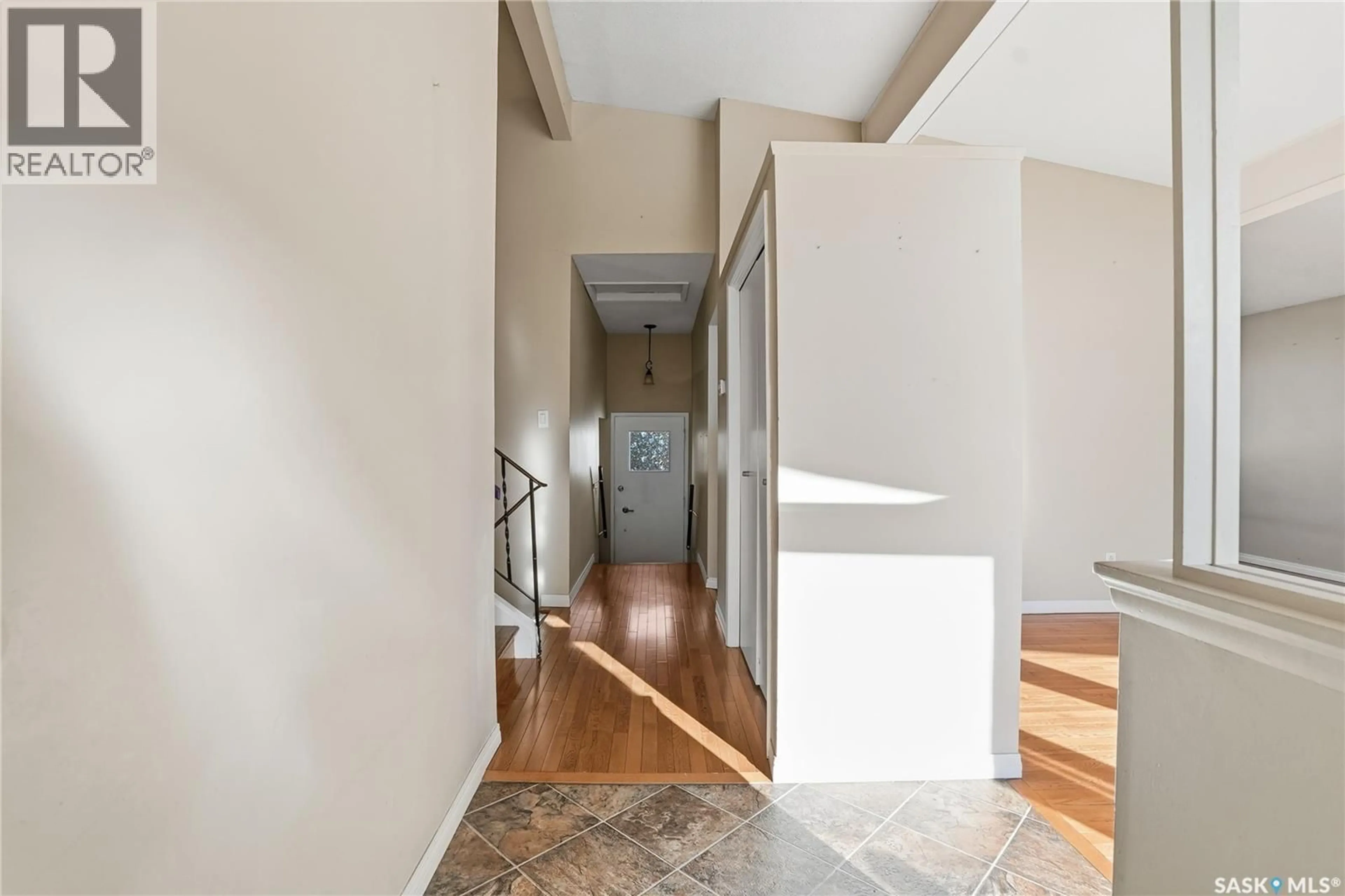 Indoor foyer for 42 RED RIVER ROAD, Saskatoon Saskatchewan S7K1G3