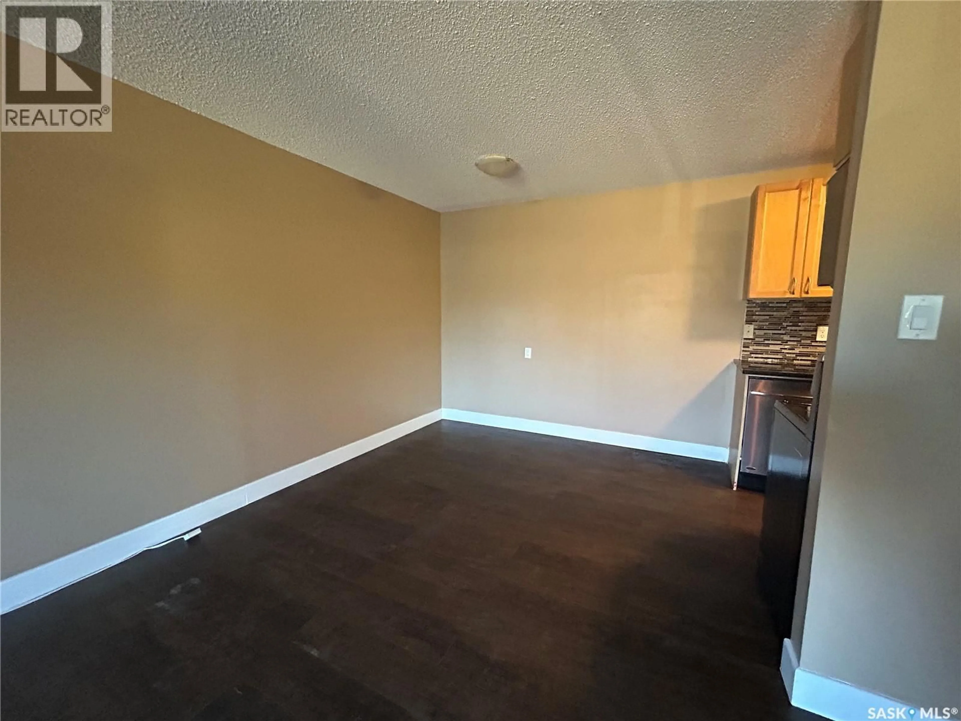 A pic of a room for 205 929 NORTHUMBERLAND AVENUE, Saskatoon Saskatchewan S7L3W8