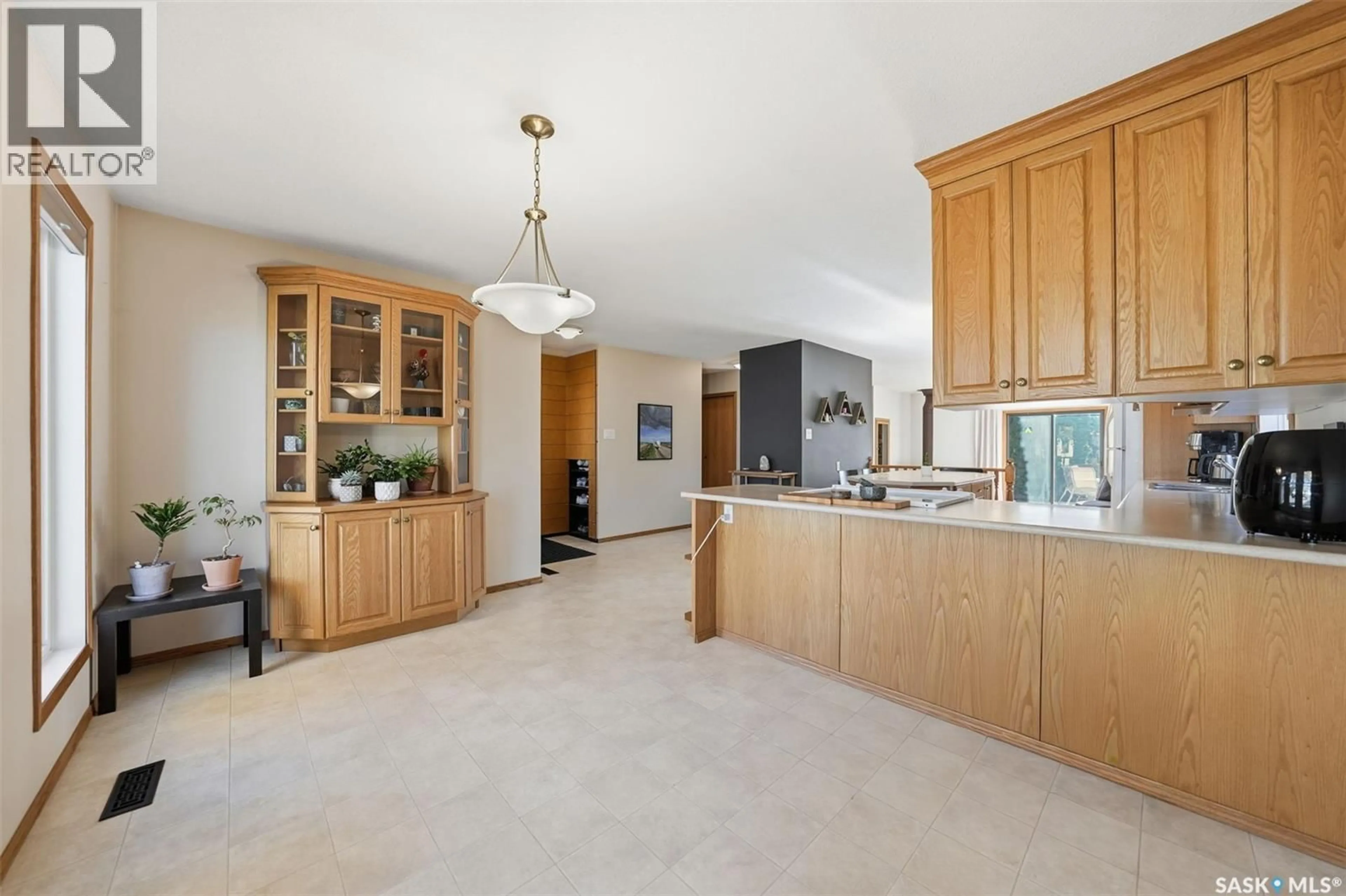 Open concept kitchen, ceramic/tile floor for 350 MARCOTTE CRESCENT, Saskatoon Saskatchewan S7K7N8