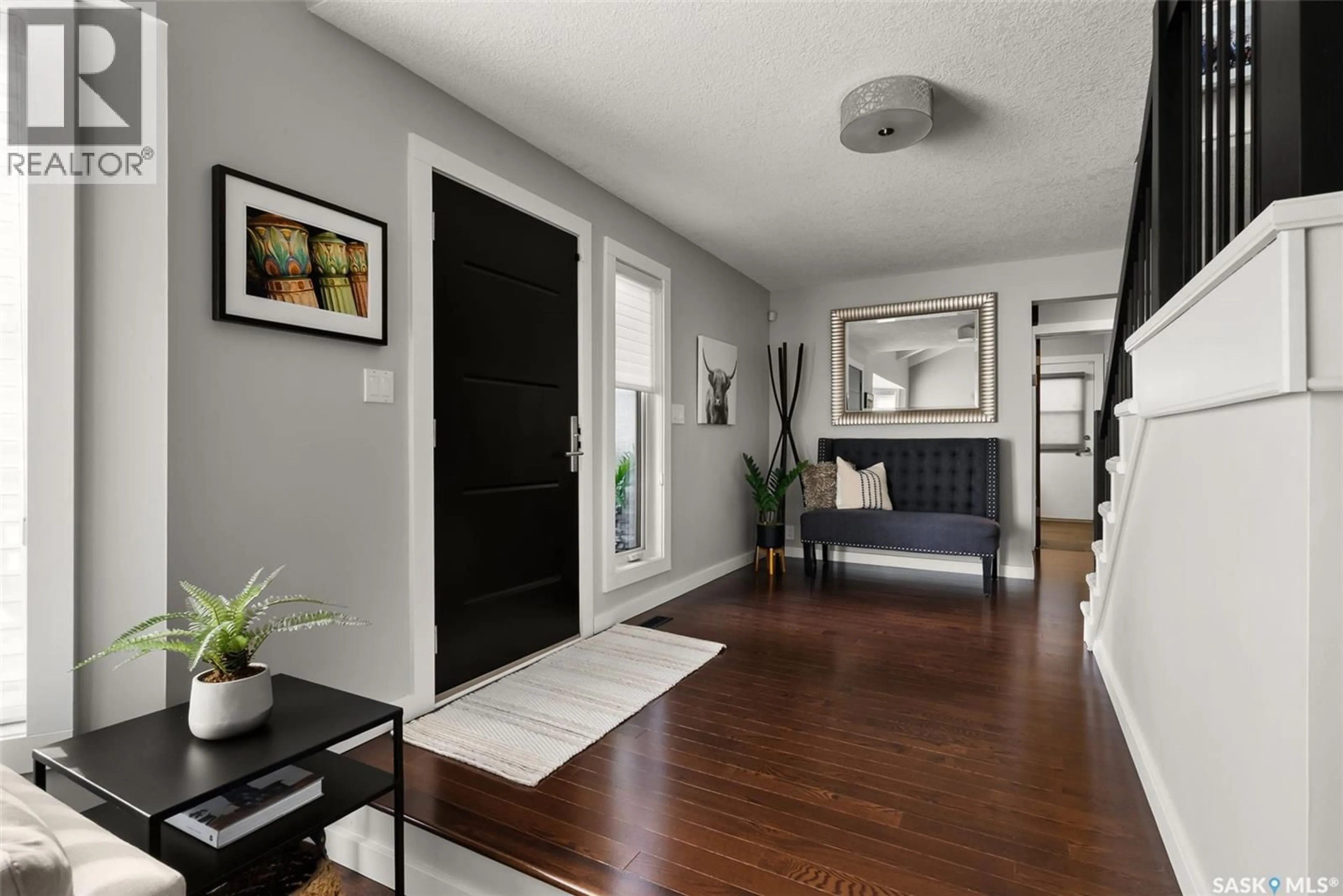 Indoor entryway for 3262 WESTMINSTER ROAD, Regina Saskatchewan S4V0S2