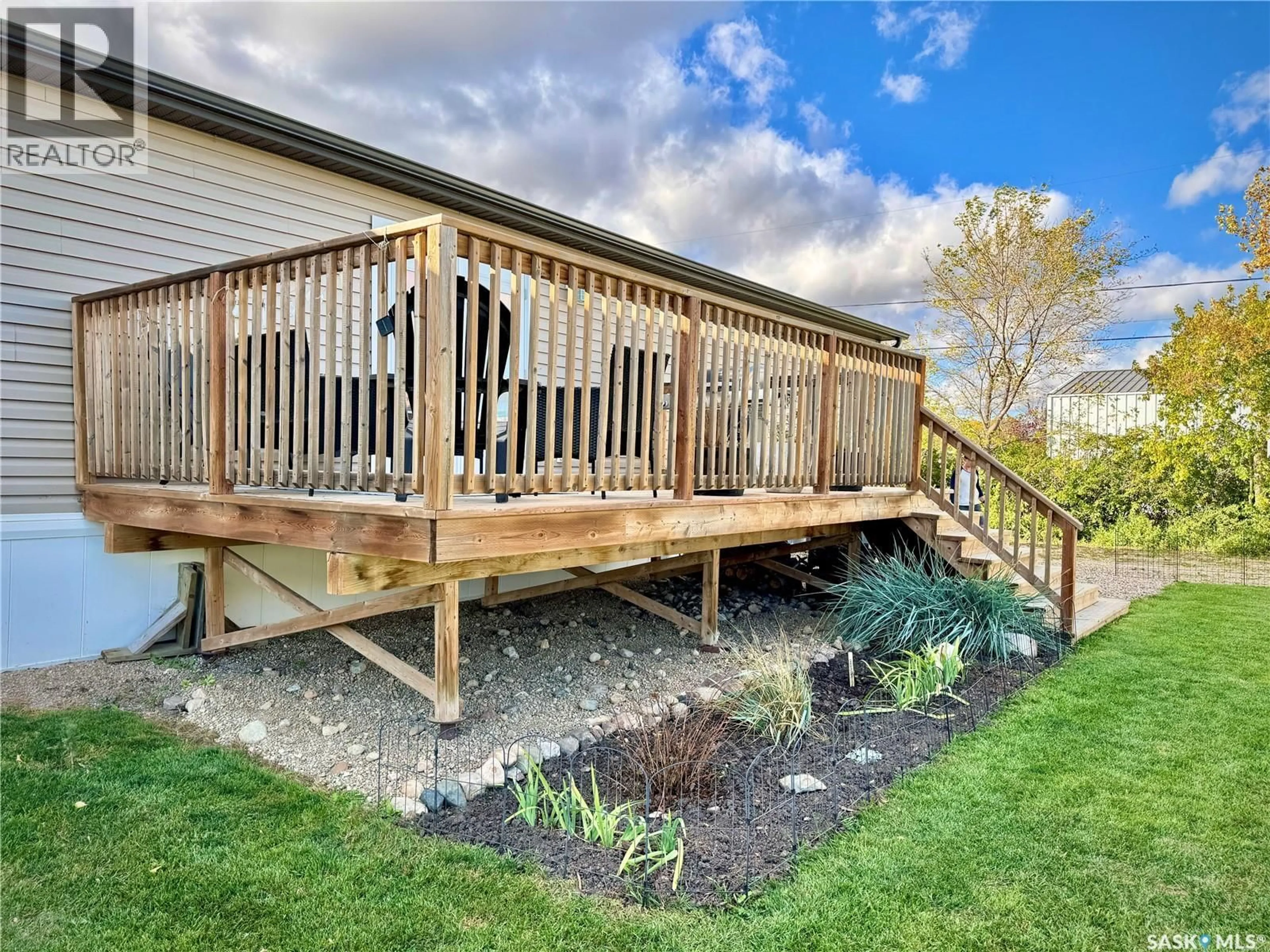 Patio, unknown for 100 MACDONALD STREET, Stockholm Saskatchewan S0A3Y0