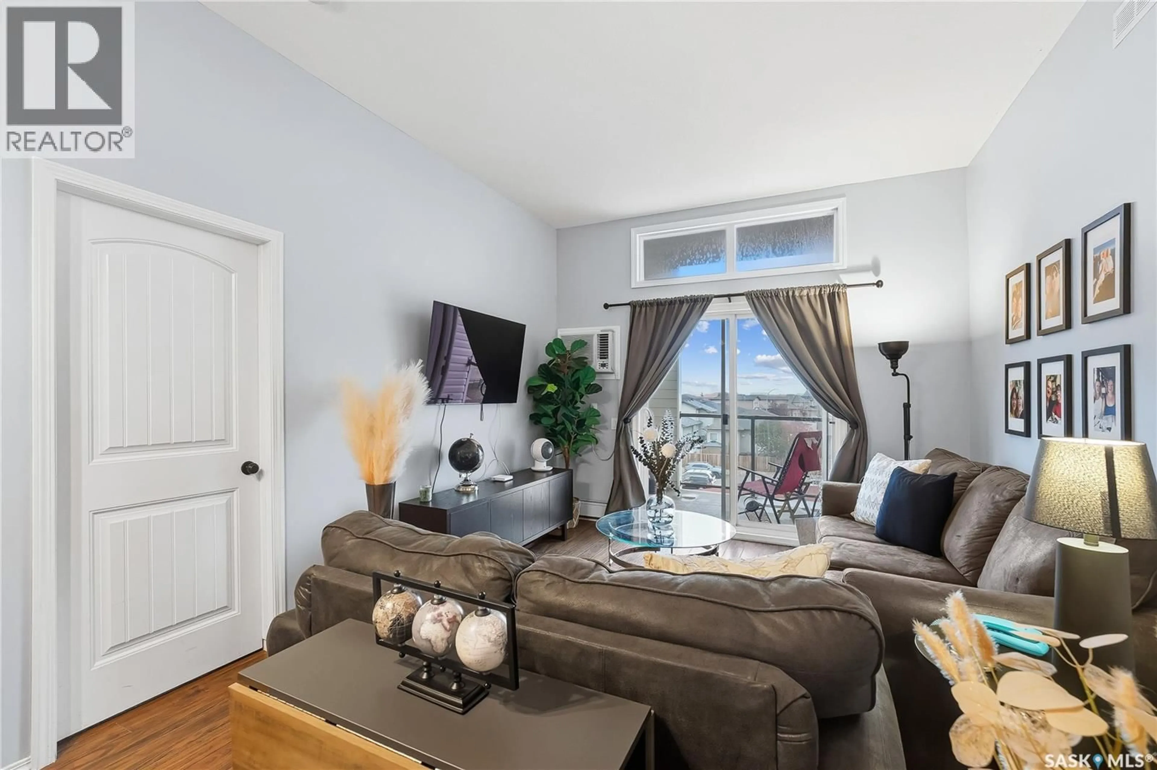 Living room with furniture, unknown for 409E - 1300 STOCKTON STREET, Regina Saskatchewan S4X0G1