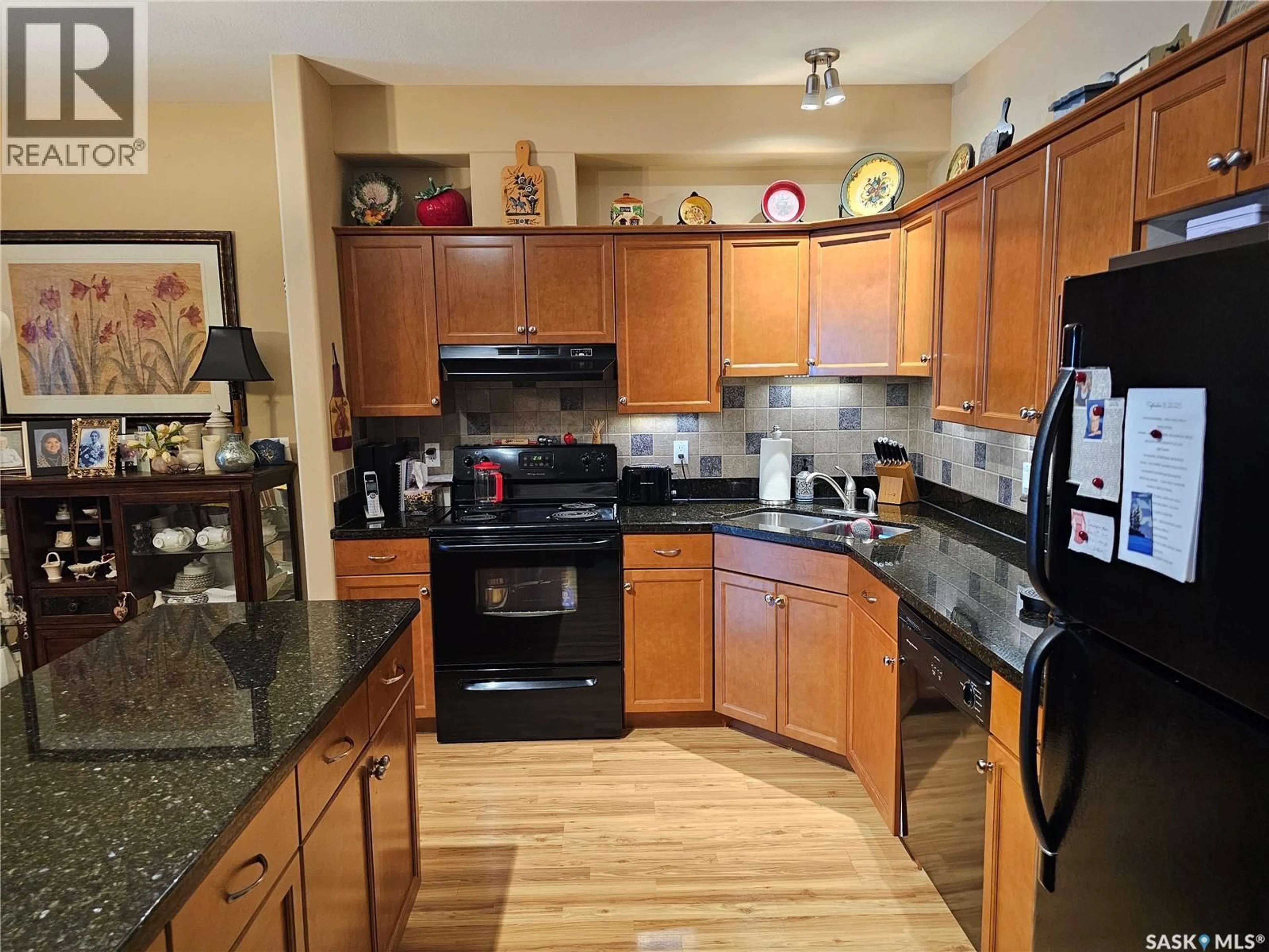 Standard kitchen, unknown for 310 333 NELSON ROAD, Saskatoon Saskatchewan S7S1P2