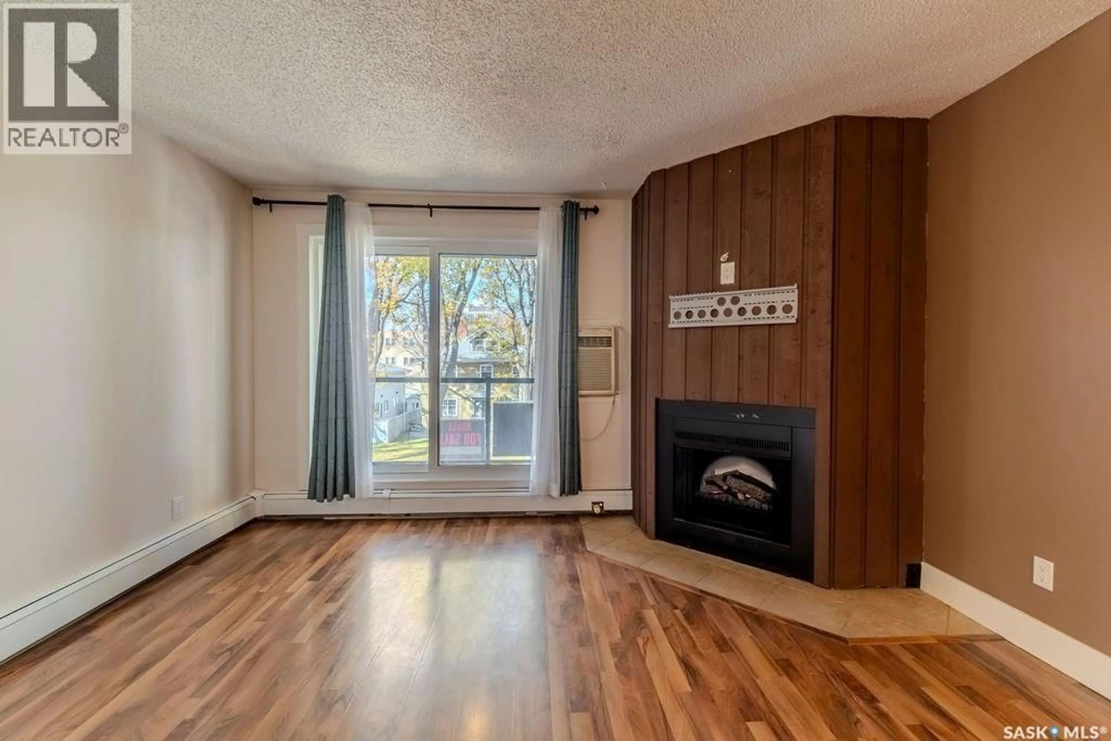 A pic of a room for N - 301 512 4TH AVENUE, Saskatoon Saskatchewan S7K2M7