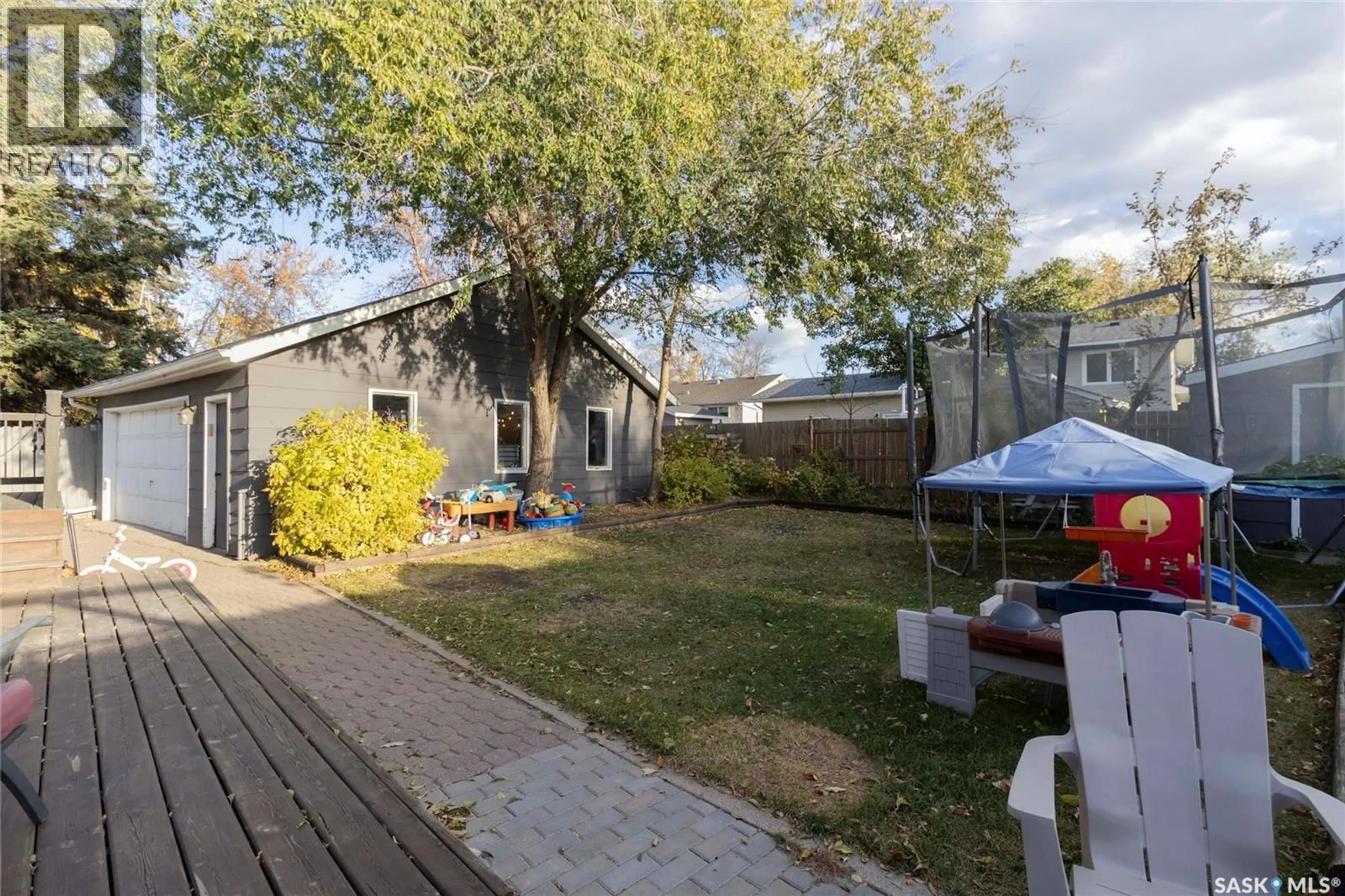Patio, street for 543 REDBERRY ROAD, Saskatoon Saskatchewan S7K4S2