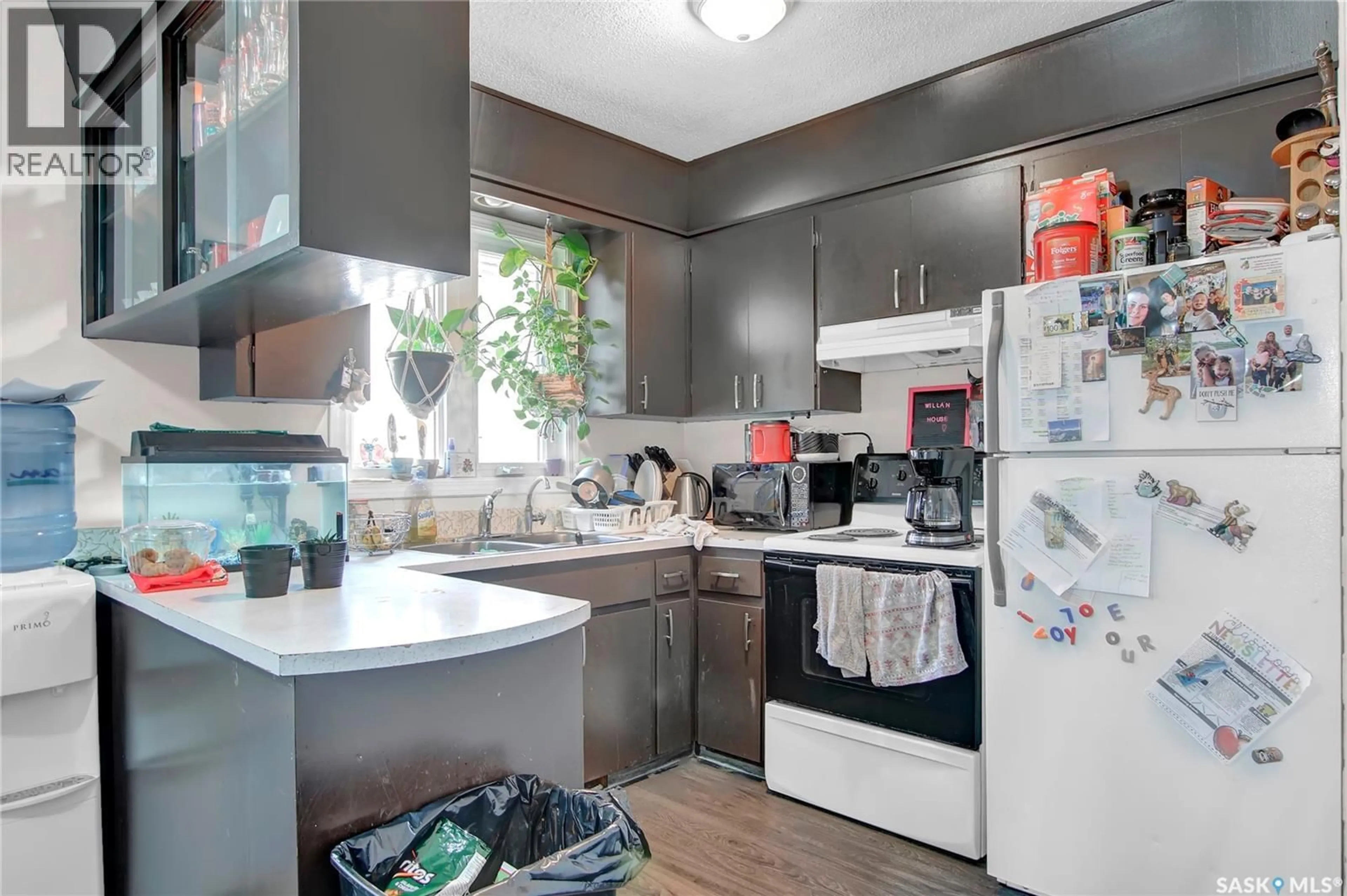 Standard kitchen, unknown for 1526 OXFORD STREET, Regina Saskatchewan S4N4M1